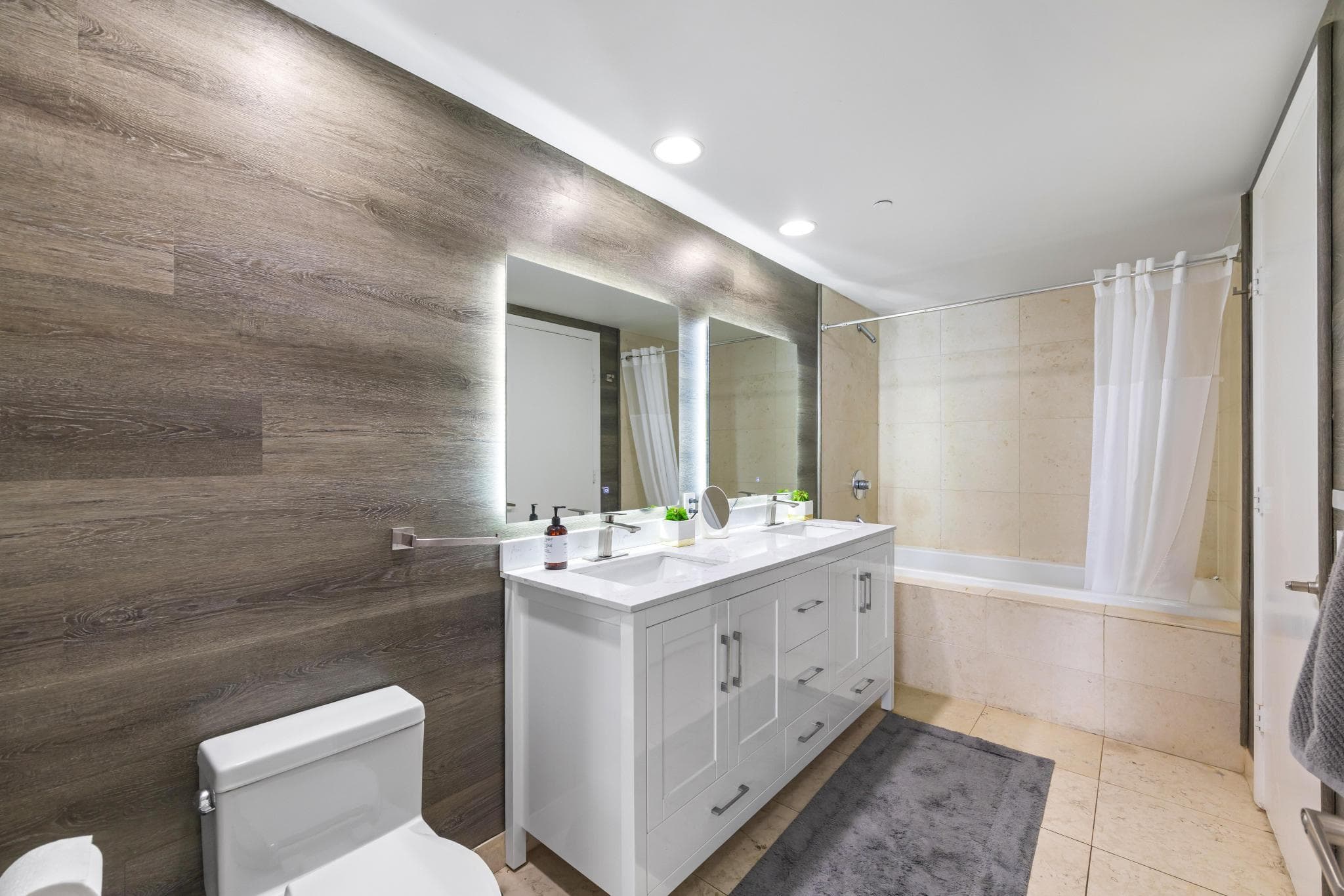 485 Brickell Avenue 2506, Miami, FL 33131 — photo 16 of 34