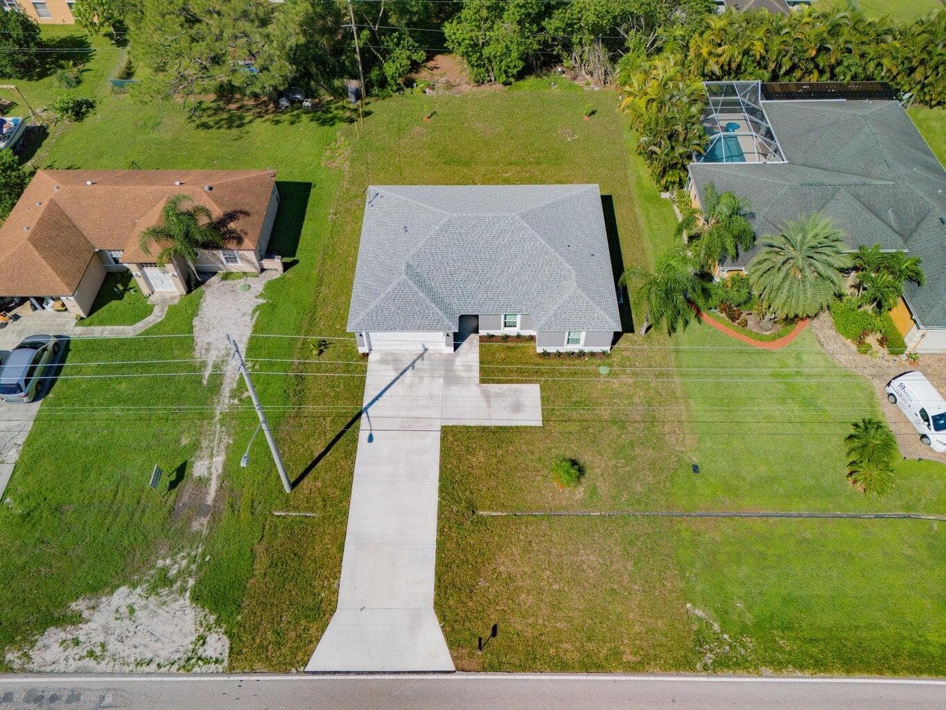574 NW Bayshore Boulevard, Port St. Lucie, FL 34983 — photo 3 of 41