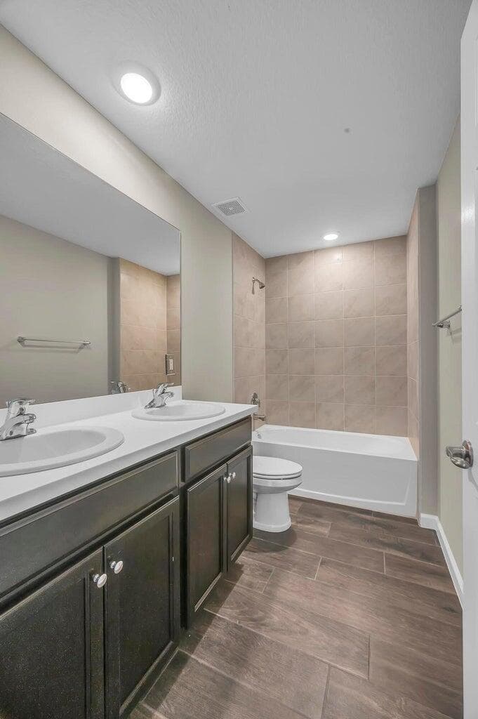 574 NW Bayshore Boulevard, Port St. Lucie, FL 34983 — photo 32 of 41