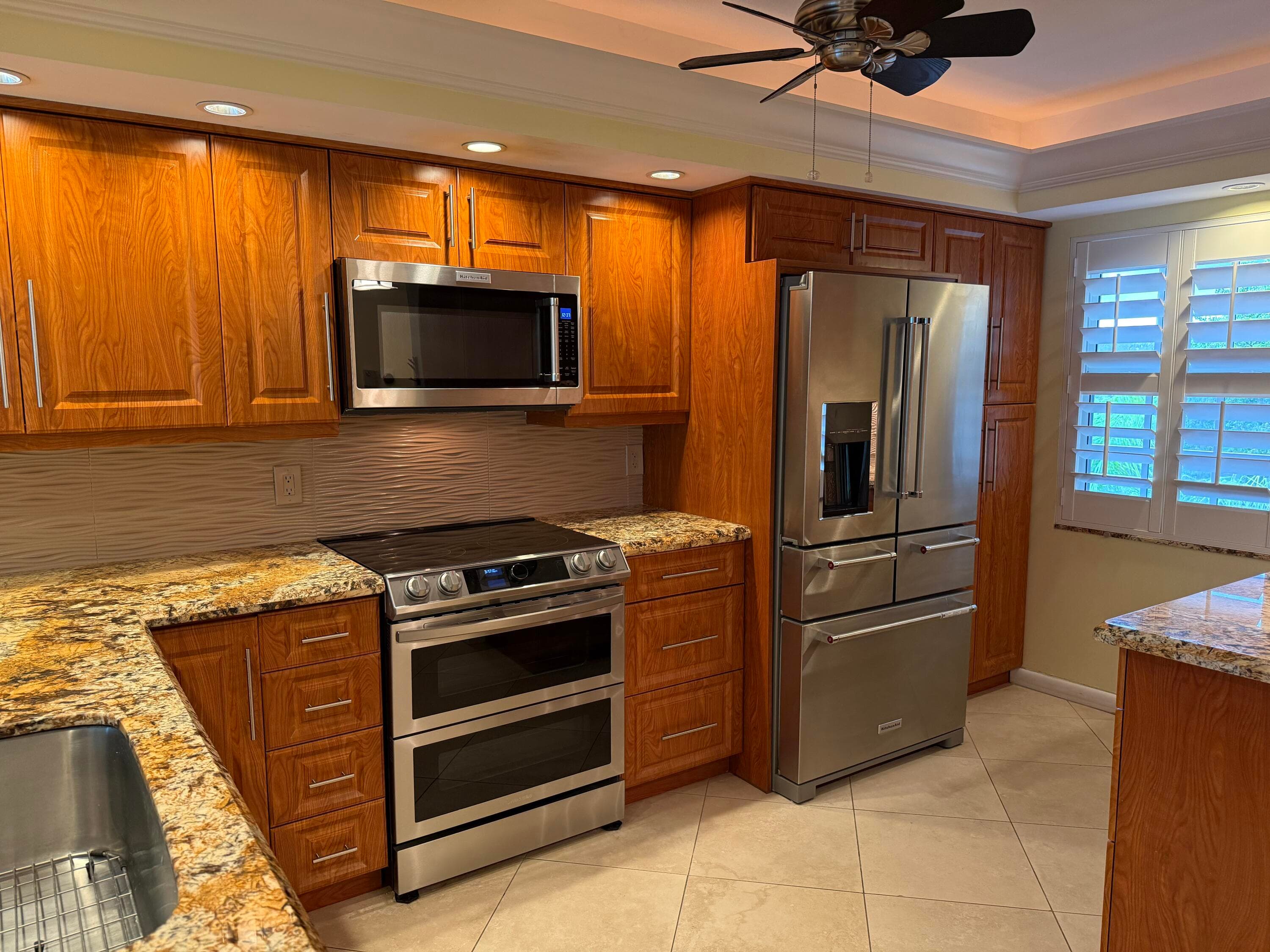 3930 Oaks Clubhouse Drive 408, Pompano Beach, FL 33069 — photo 3 of 17