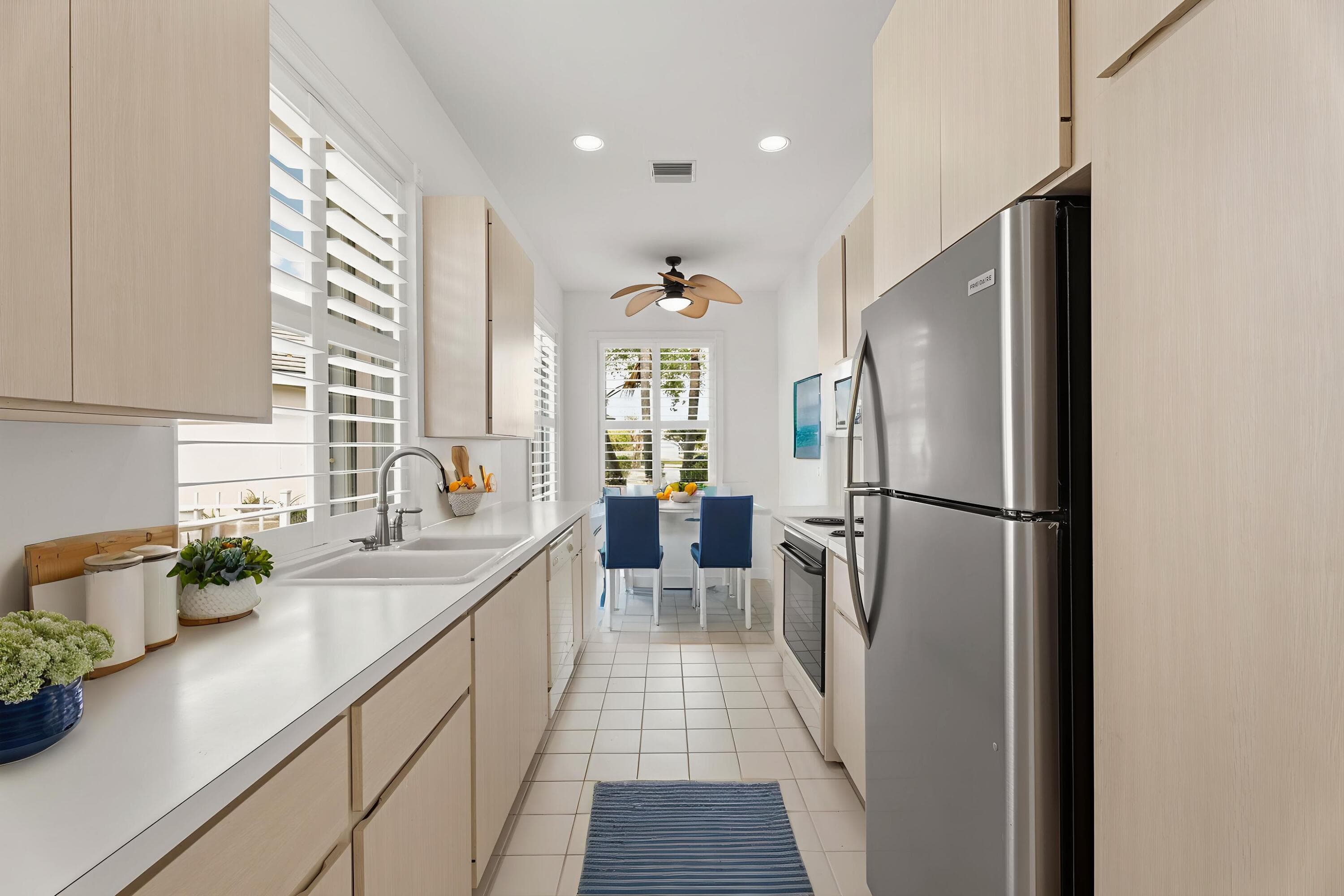 7780 SE Needle Palm Circle, Hobe Sound, FL 33455 — photo 10 of 33