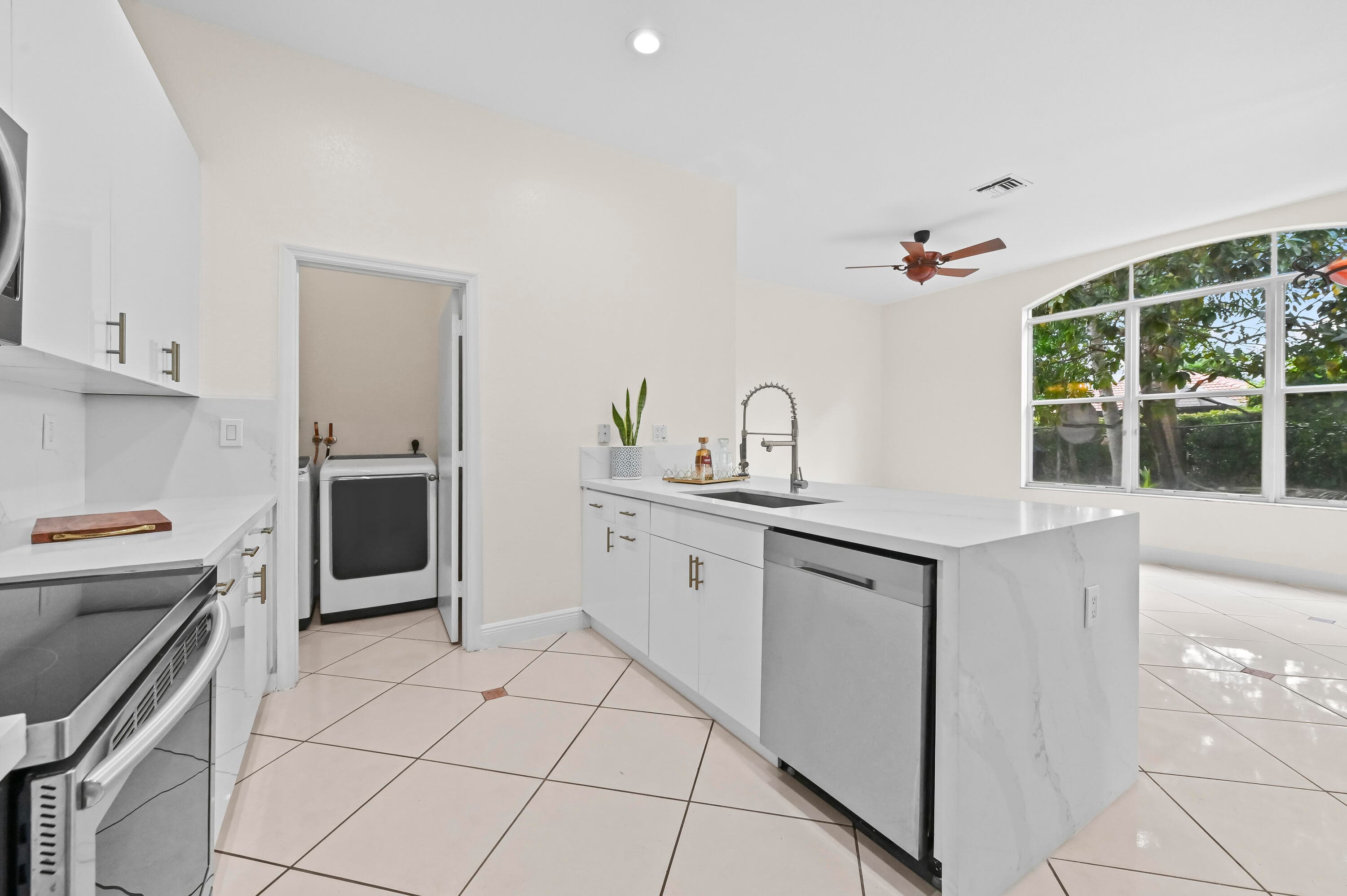 6657 Lurais Drive, Lake Worth, FL 33463 — photo 6 of 39