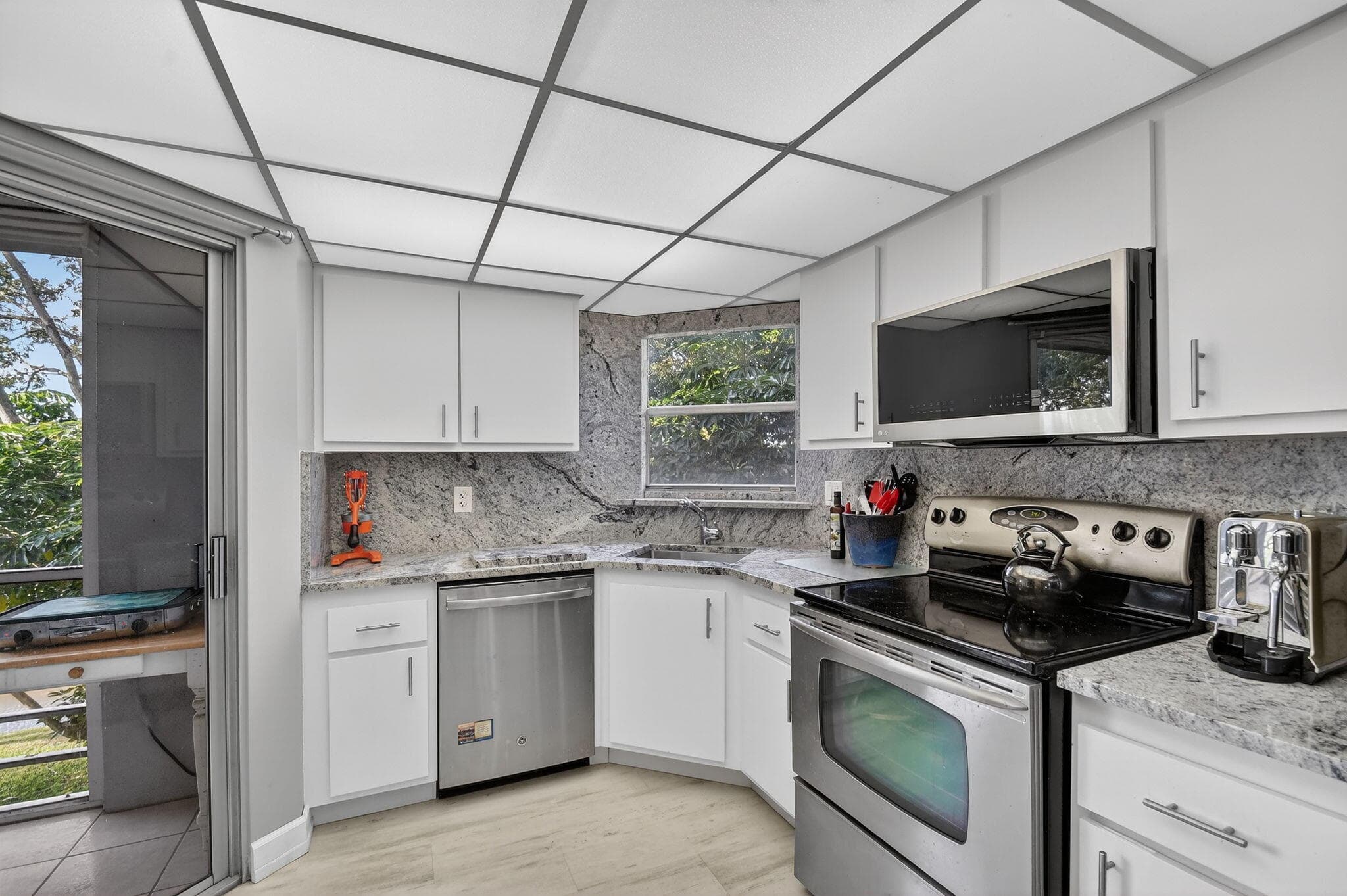 3524 Via Poinciana 303, Greenacres, FL 33467 — photo 8 of 48
