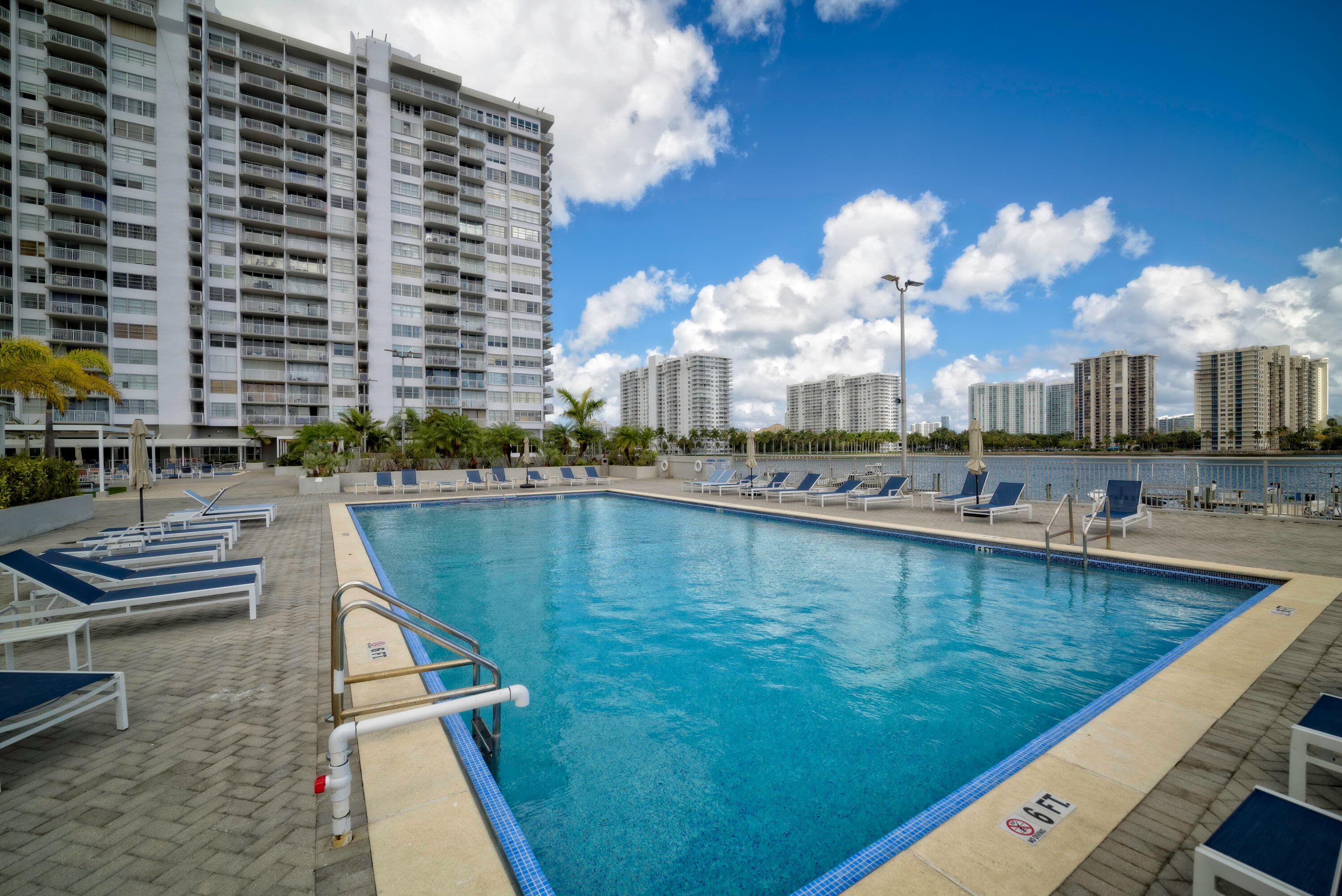 18081 Biscayne Boulevard 403, Aventura, FL 33160 — photo 17 of 32