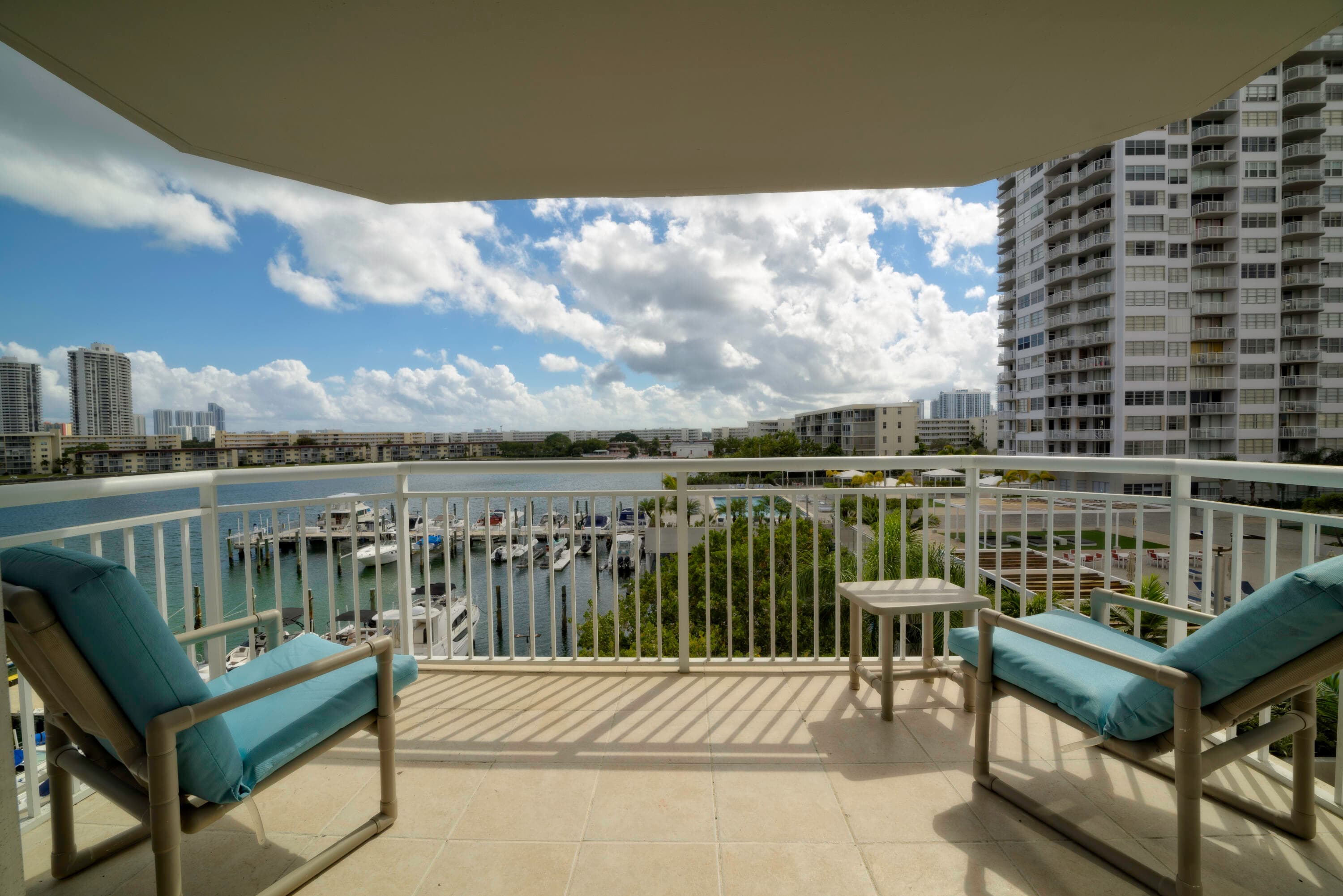 18081 Biscayne Boulevard 403, Aventura, FL 33160 — photo 3 of 32