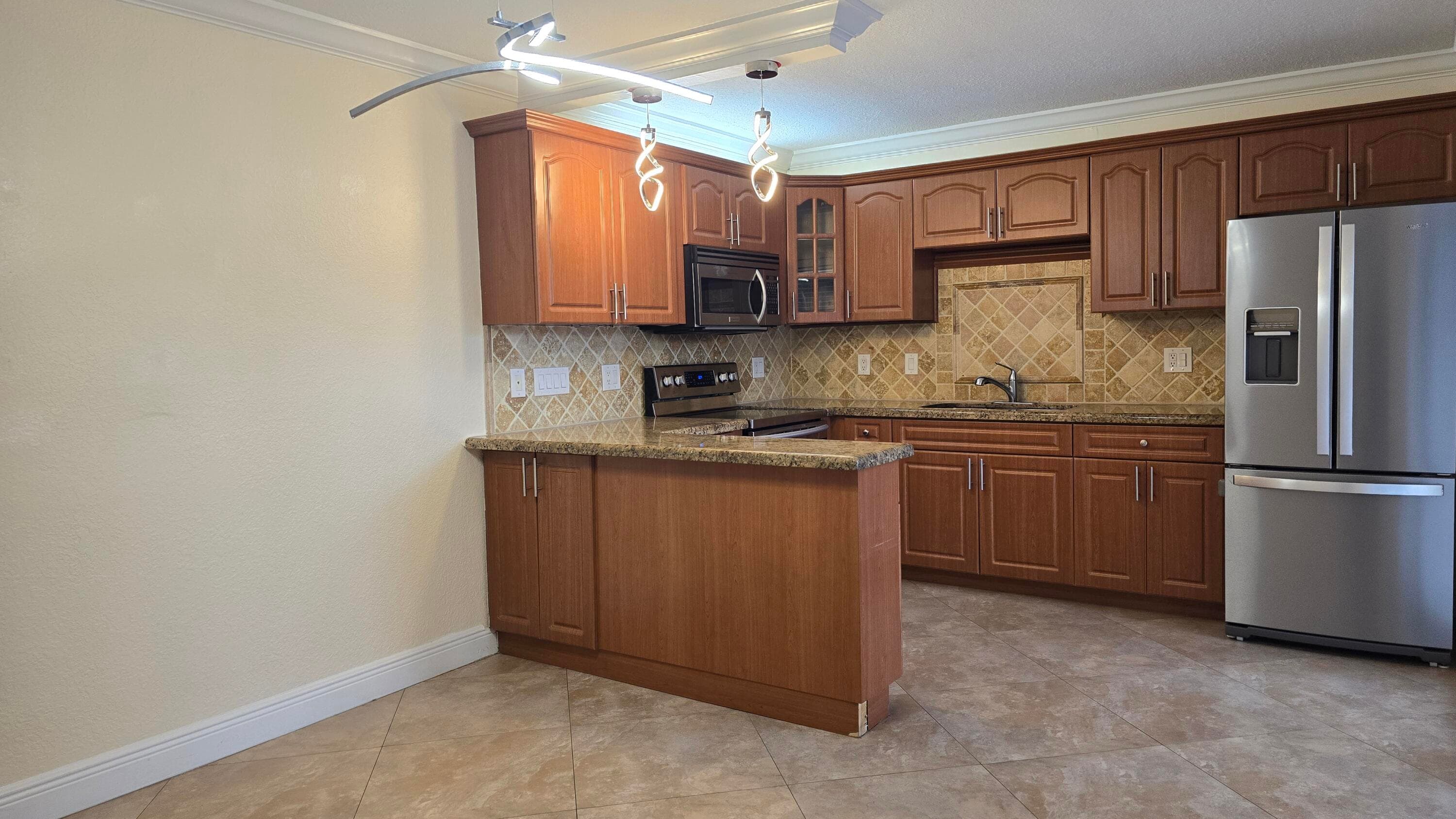 257 Lake Arbor Drive, Palm Springs, FL 33461 — photo 5 of 16