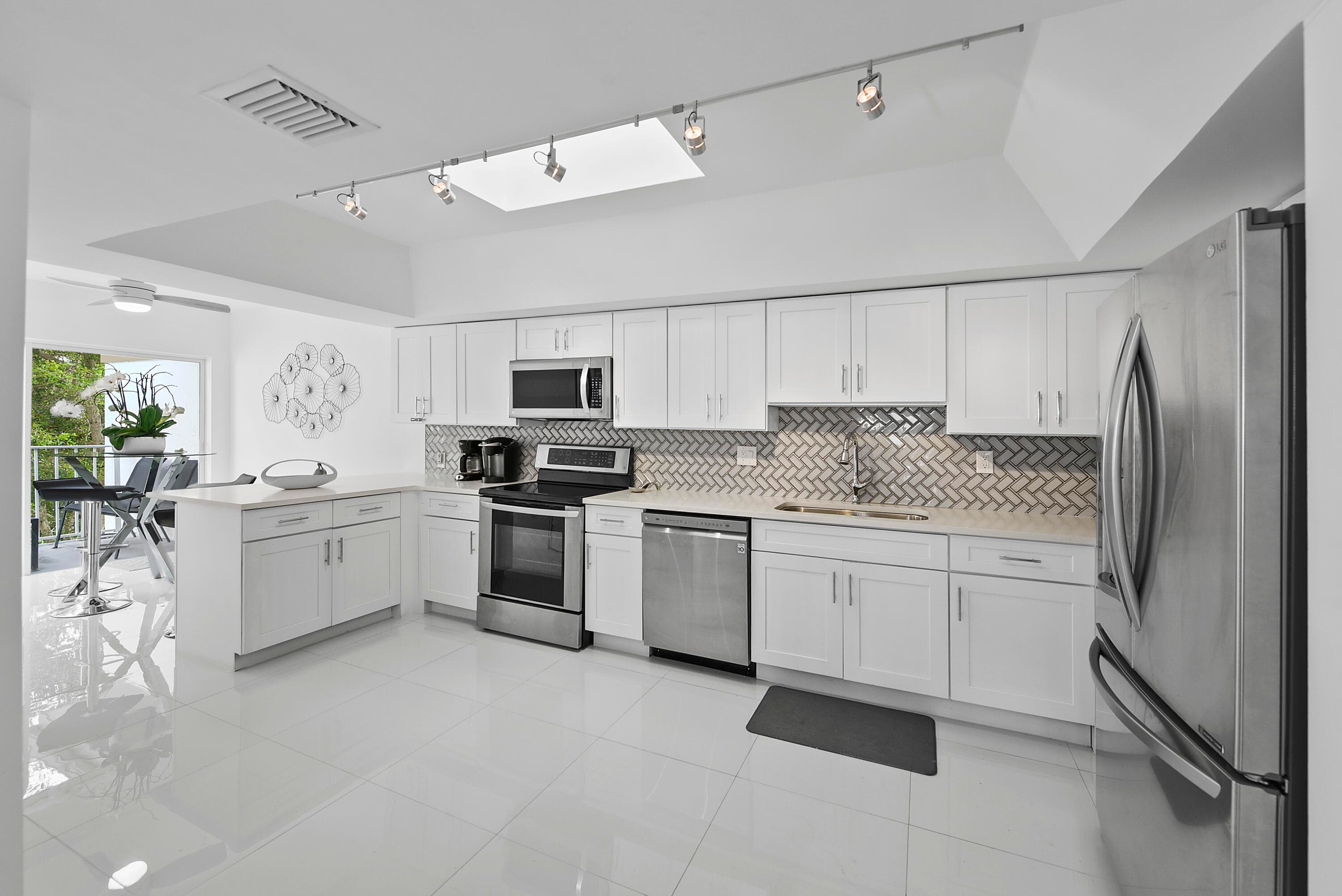 7369 Orangewood Lane 303, Boca Raton, FL 33433 — photo 10 of 56