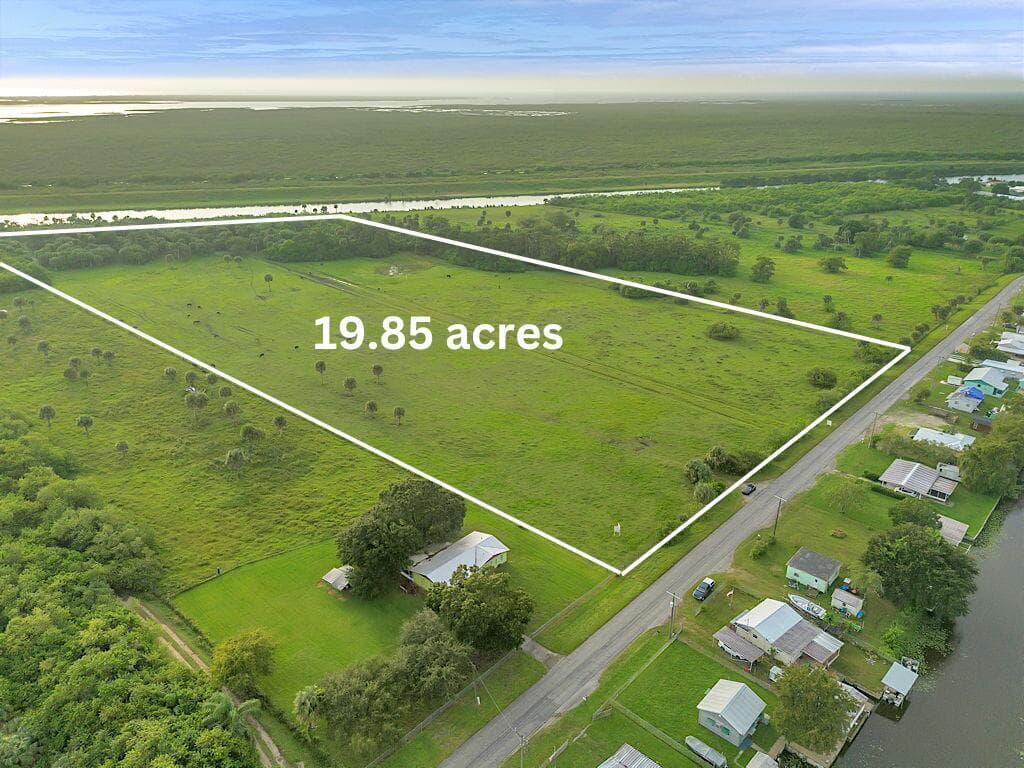 1493 Hunter Road, Okeechobee, FL 34974 — photo 1 of 10