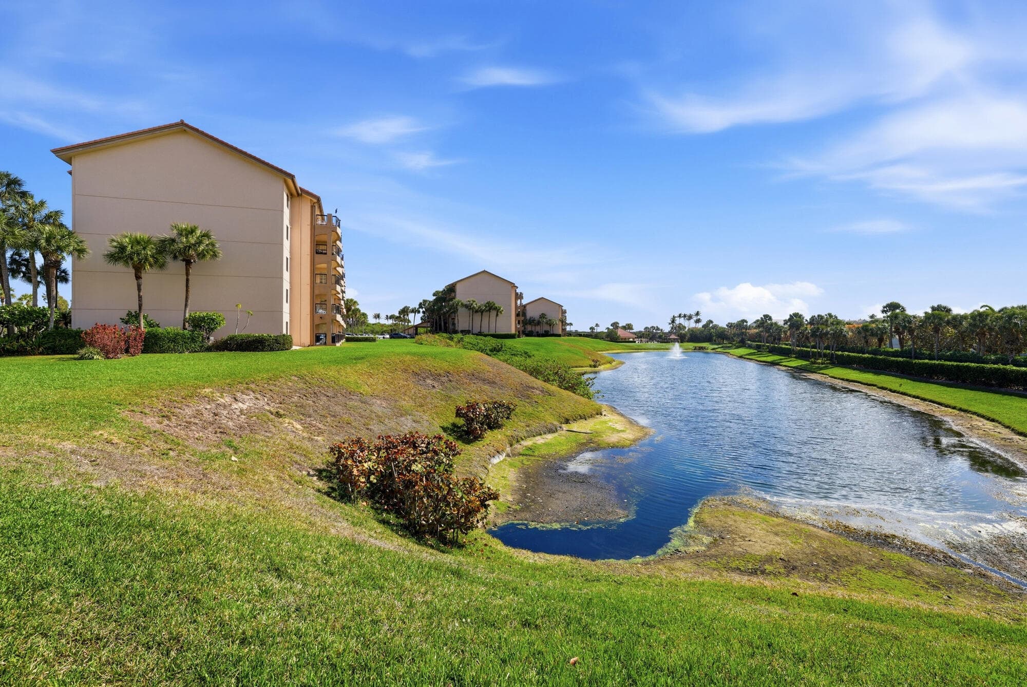 401 Ocean Bluffs Boulevard 104, Jupiter, FL 33477 — photo 11 of 34
