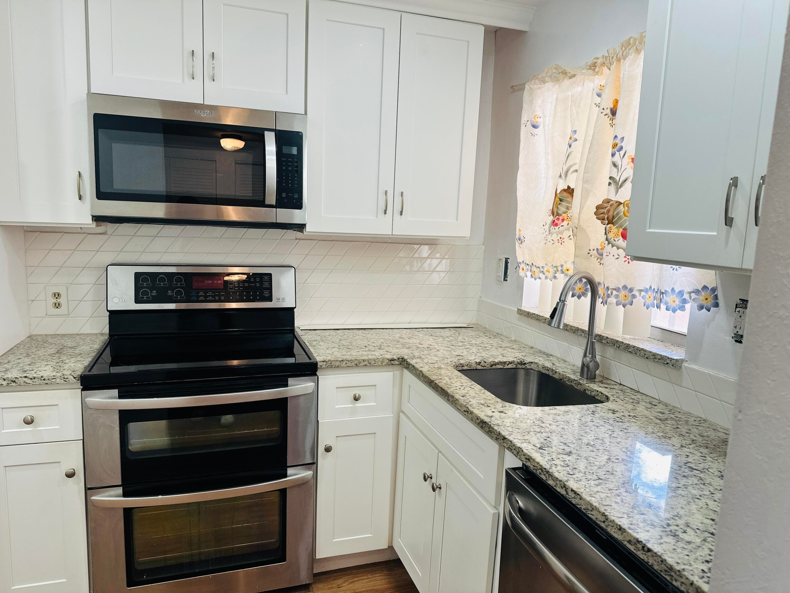 9900 Sunrise Lakes Boulevard 201, Sunrise, FL 33322 — photo 4 of 23