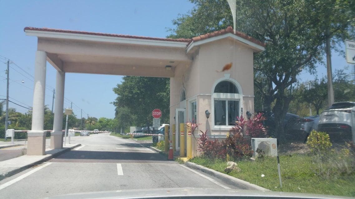20400 NW 7th Avenue 204, Miami Gardens, FL 33169 — photo 1 of 9