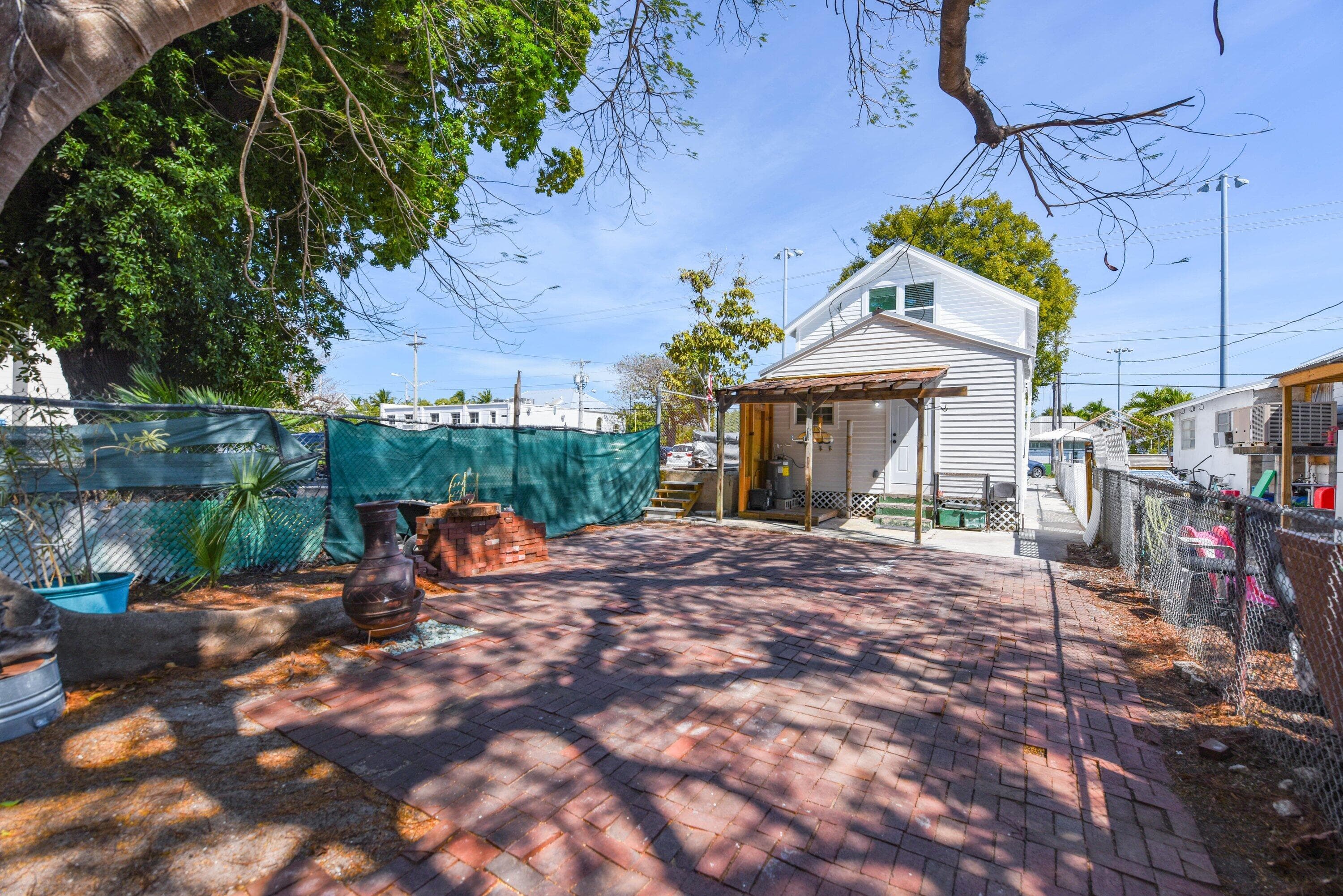 1018 Georgia Street, Key West, FL 33040 — photo 2 of 32