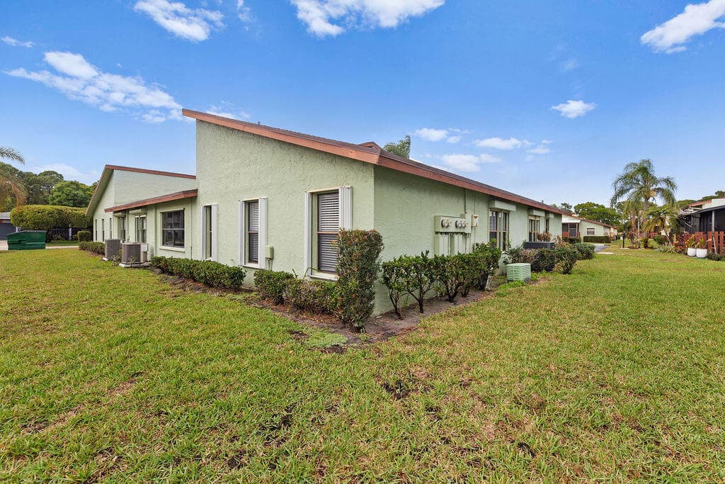 1740 W Sanderling Lane 1, Fort Pierce, FL 34982 — photo 24 of 37