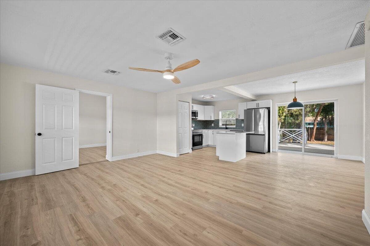 2585 Lorraine Court, North Palm Beach, FL 33403 — photo 3 of 24