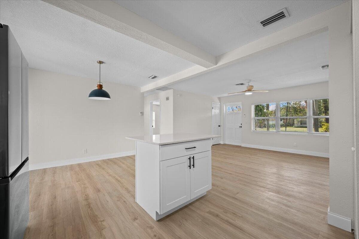 2585 Lorraine Court, North Palm Beach, FL 33403 — photo 11 of 24