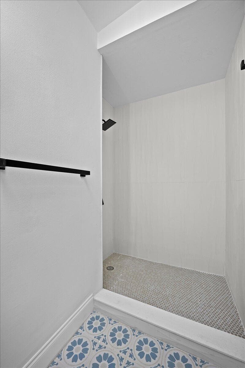 2585 Lorraine Court, North Palm Beach, FL 33403 — photo 15 of 24