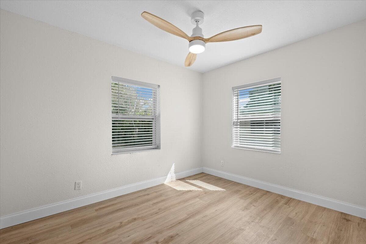 2585 Lorraine Court, North Palm Beach, FL 33403 — photo 18 of 24