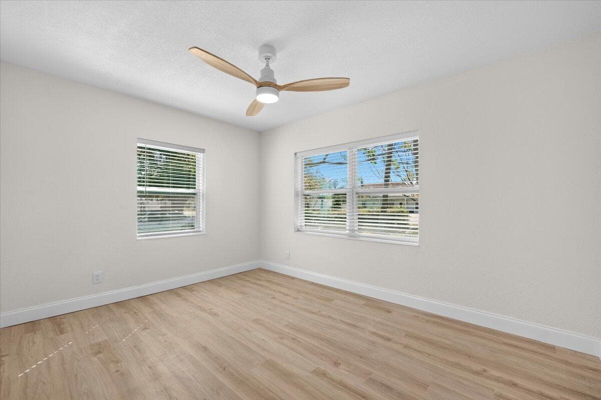 2585 Lorraine Court, North Palm Beach, FL 33403 — photo 21 of 24