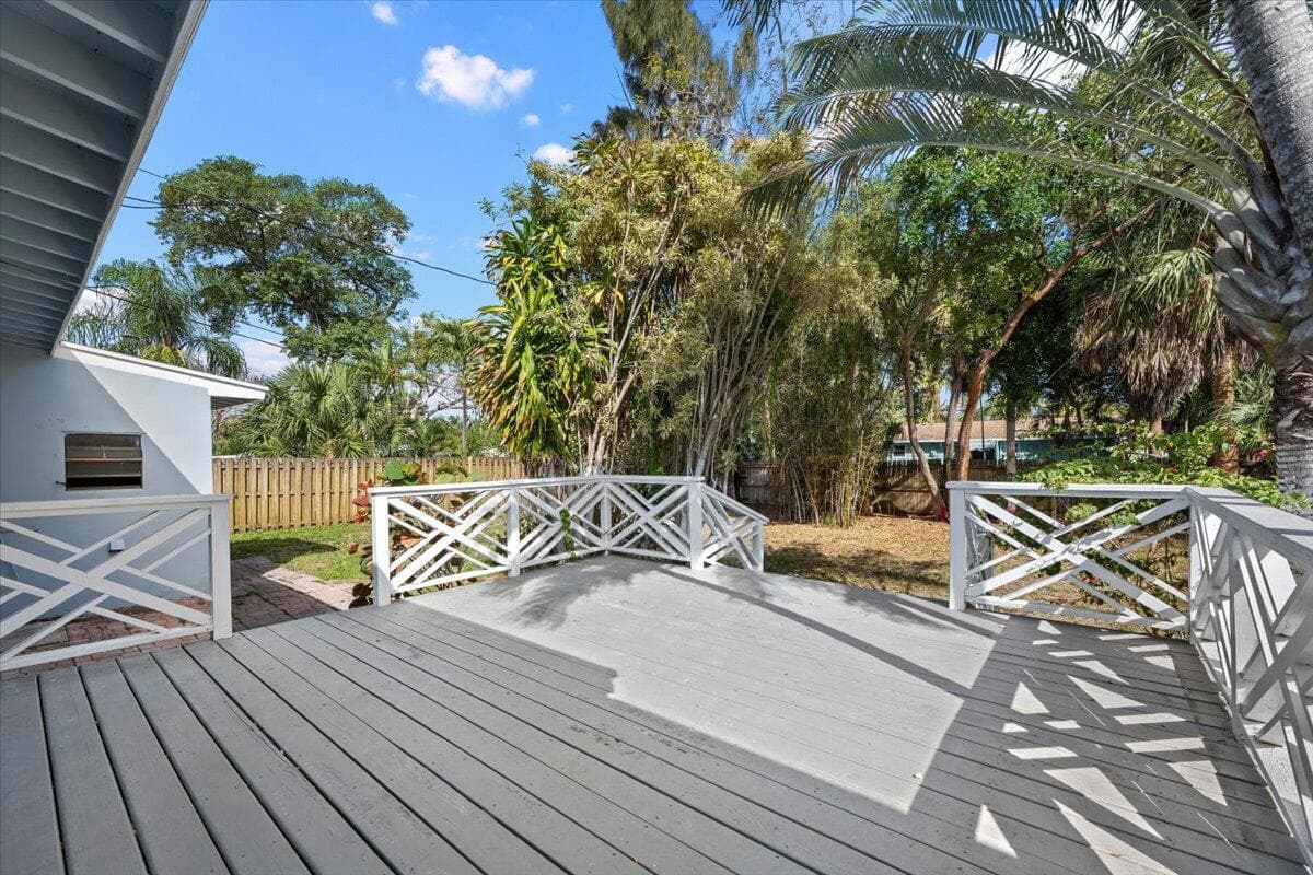 2585 Lorraine Court, North Palm Beach, FL 33403 — photo 22 of 24