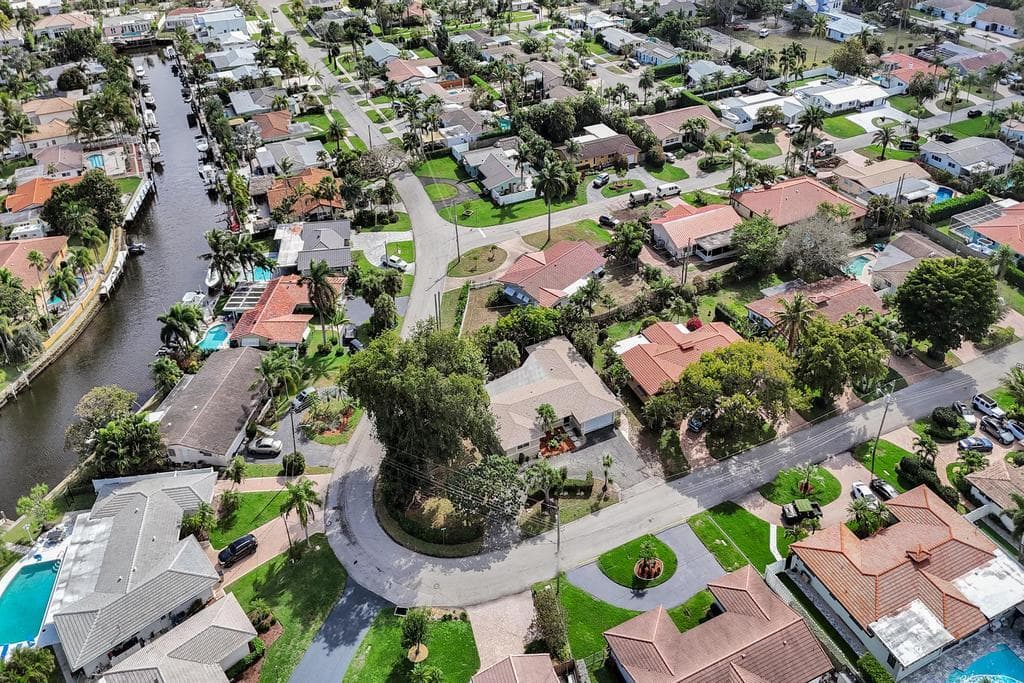 1004 SE 11th Street, Deerfield Beach, FL 33441 — photo 4 of 65