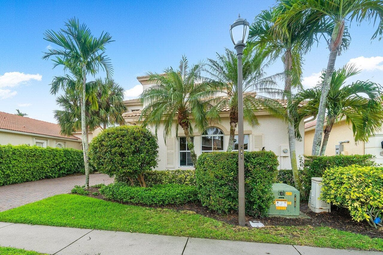 108 Via Condado Way, Palm Beach Gardens, FL 33418 — photo 4 of 55