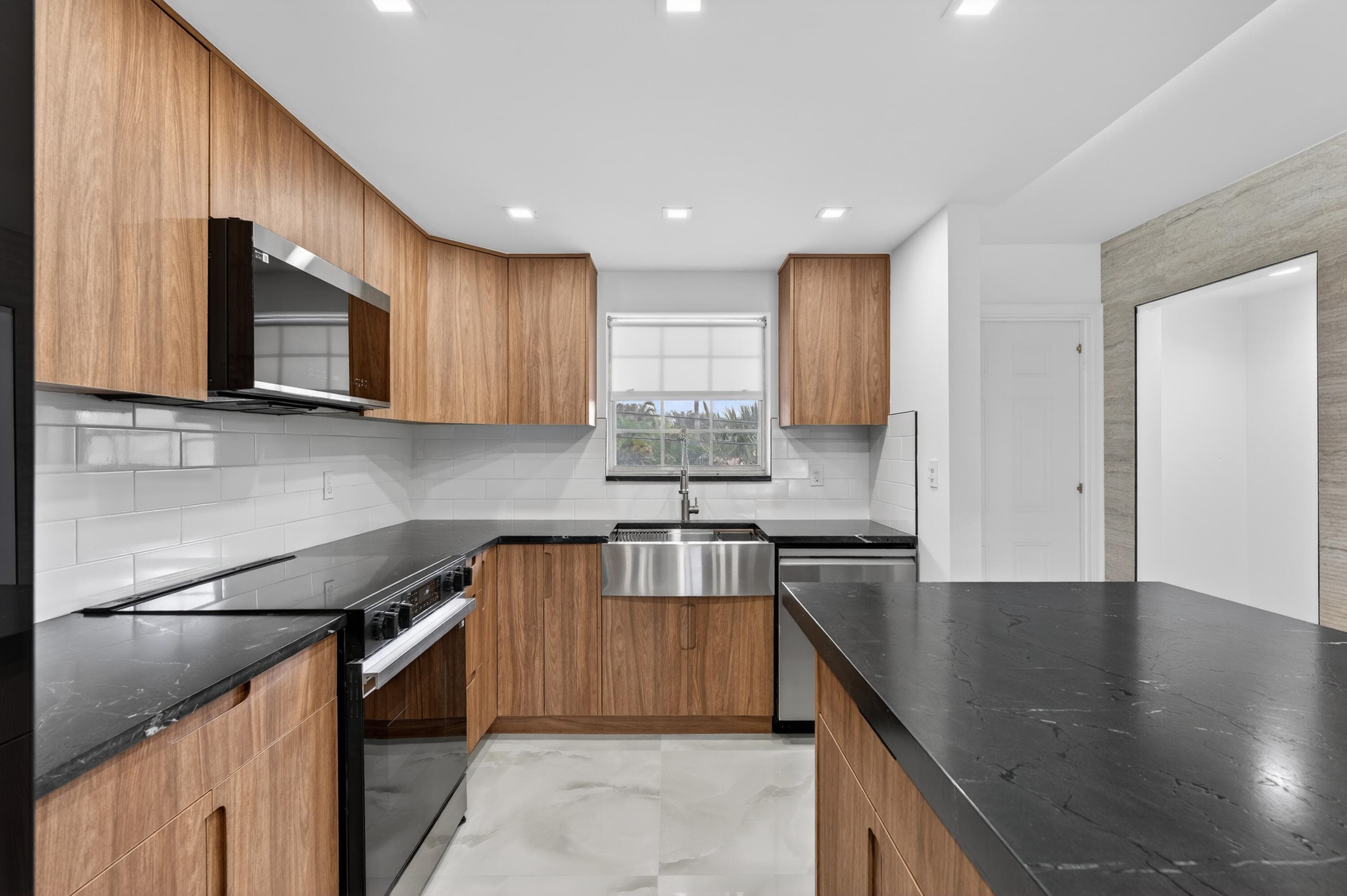 2134 NE 36th Street 82, Lighthouse Point, FL 33064 — photo 5 of 38