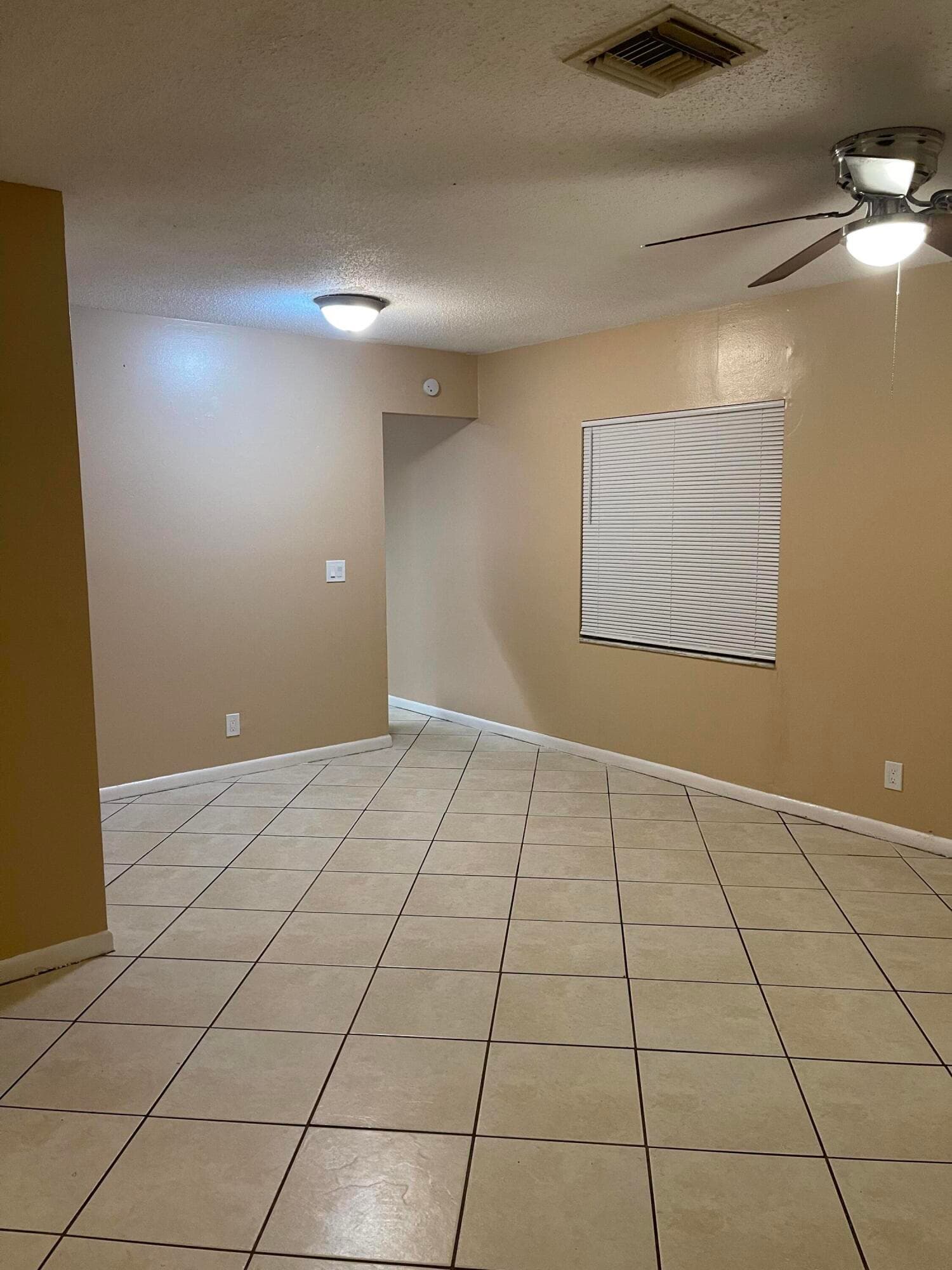 940 W 36th Street 1, Riviera Beach, FL 33404 — photo 2 of 10