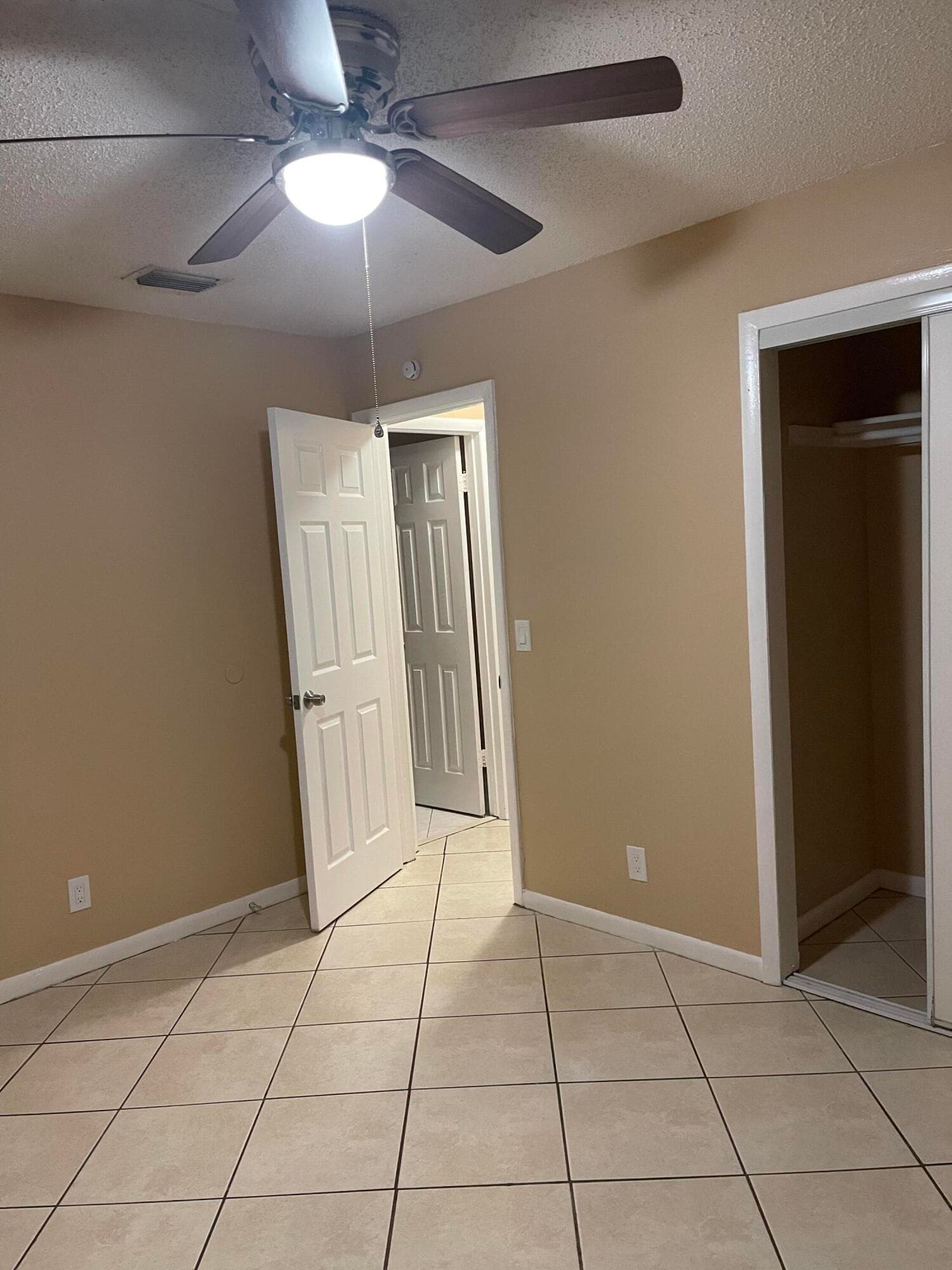 940 W 36th Street 1, Riviera Beach, FL 33404 — photo 6 of 10