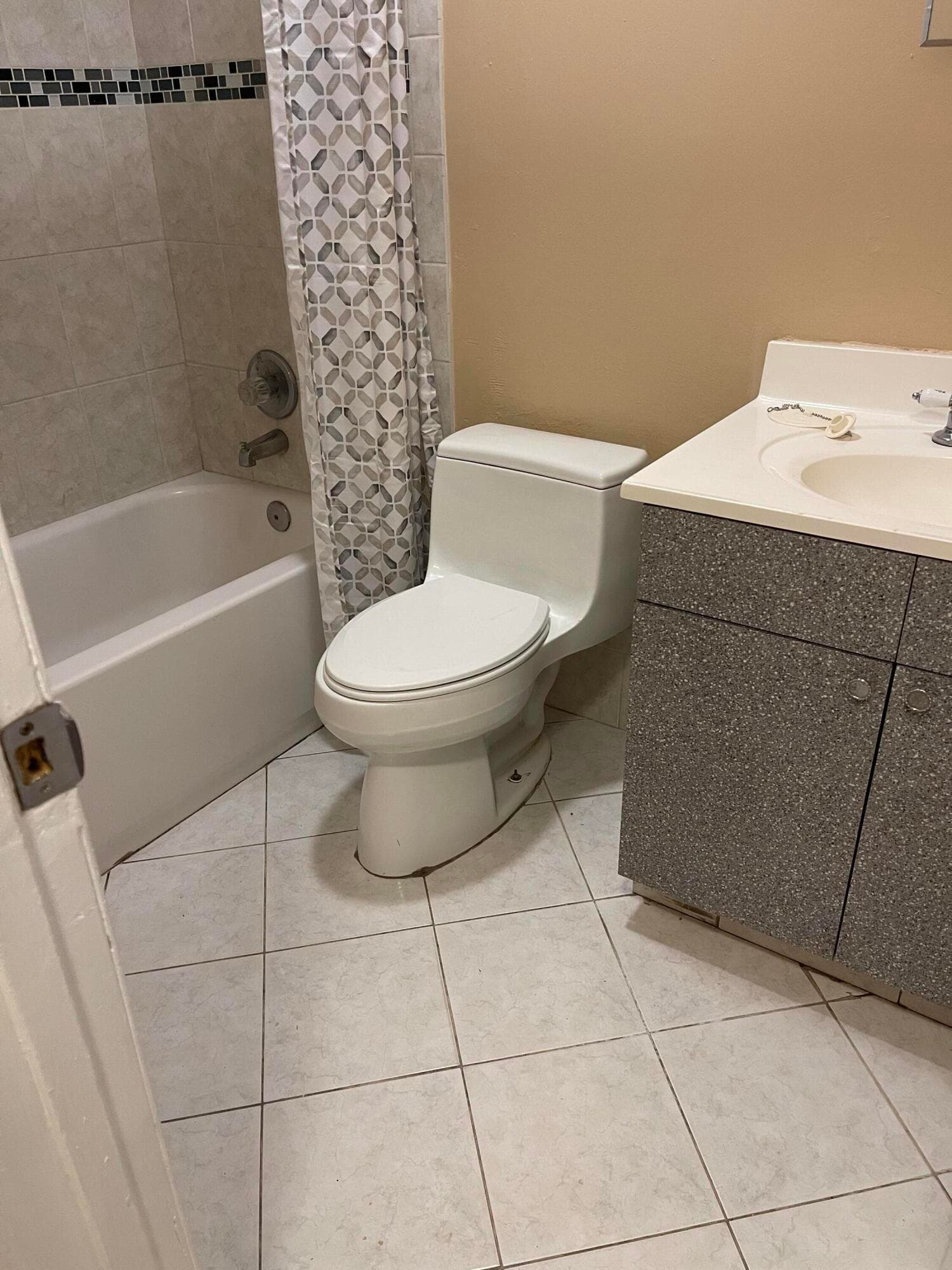 940 W 36th Street 1, Riviera Beach, FL 33404 — photo 8 of 10