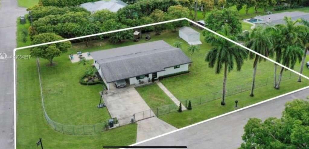 18295 SW 294th Street, Homestead, FL 33030 — photo 9 of 38