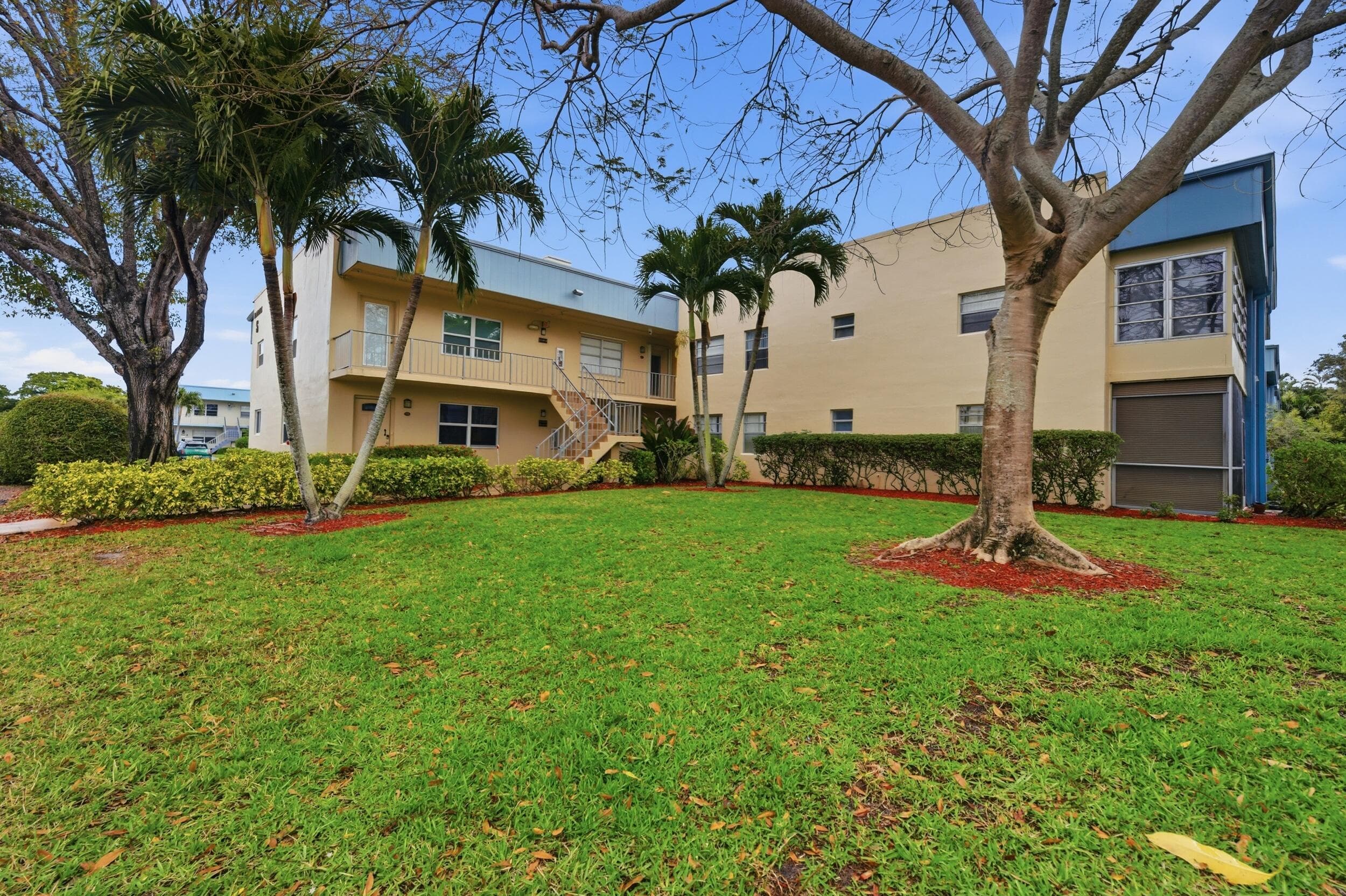 888 Flanders S, Delray Beach, FL 33484 — photo 3 of 59