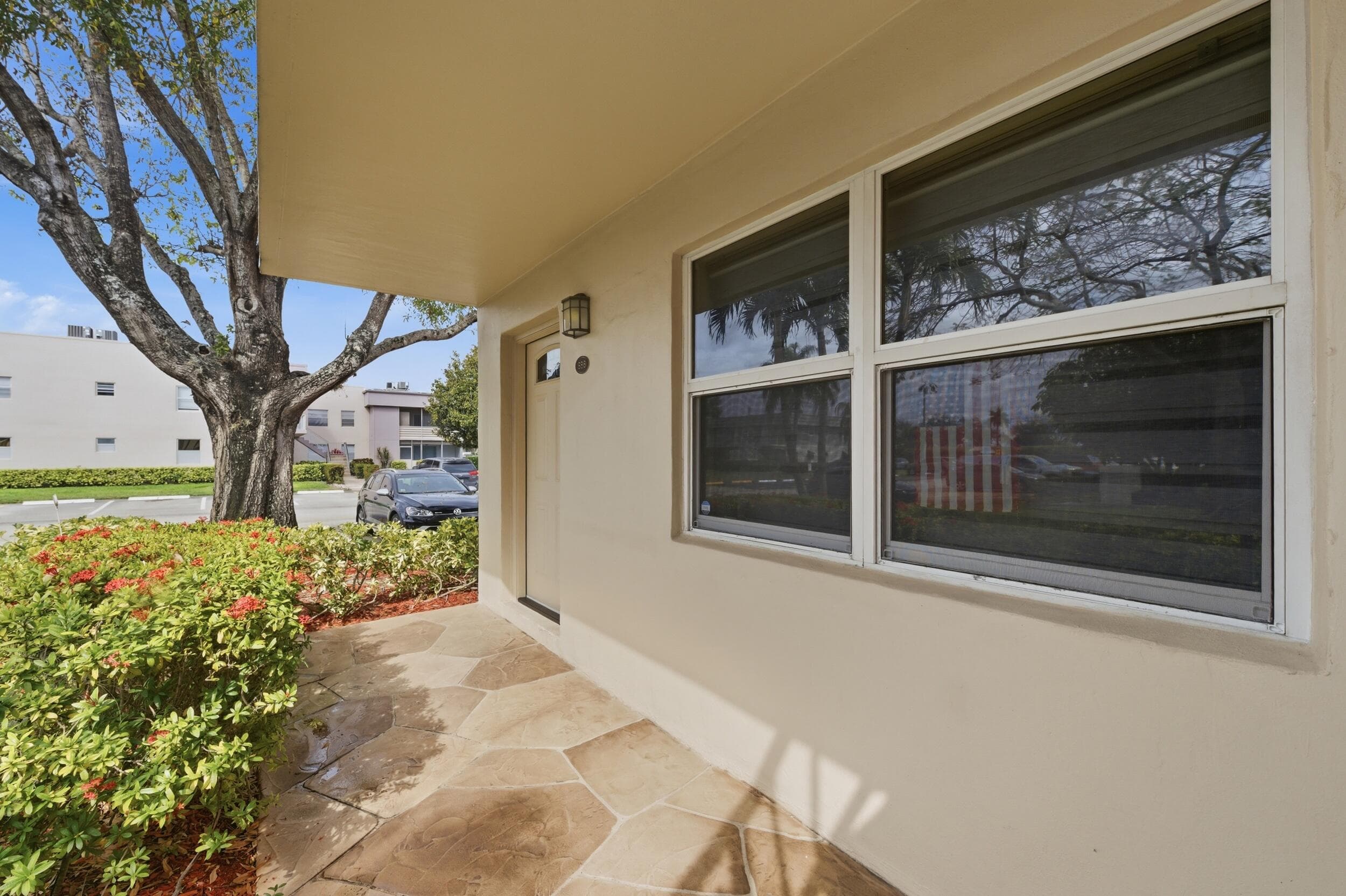 888 Flanders S, Delray Beach, FL 33484 — photo 2 of 59