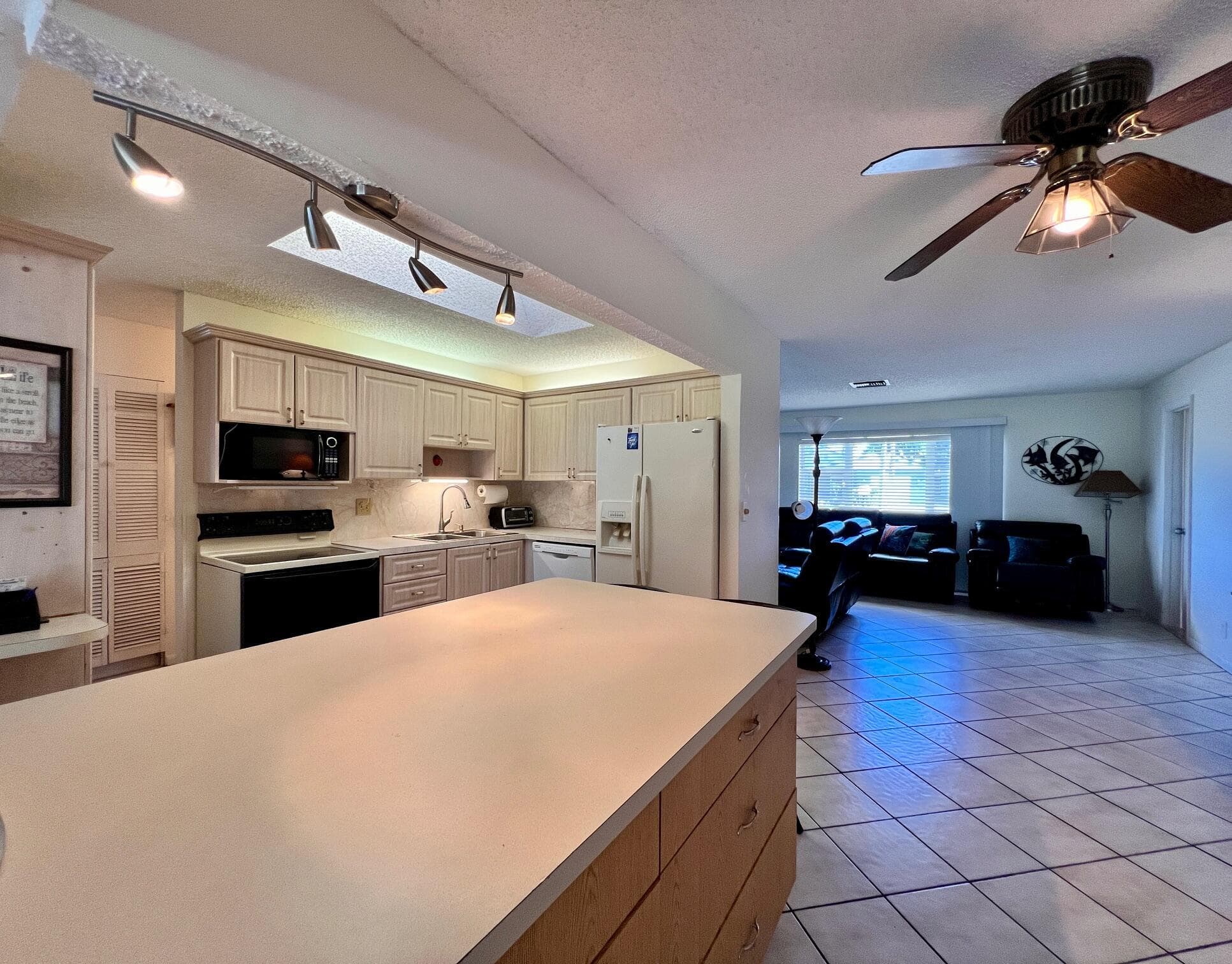 3465 Amalfi Drive, West Palm Beach, FL 33417 — photo 4 of 18