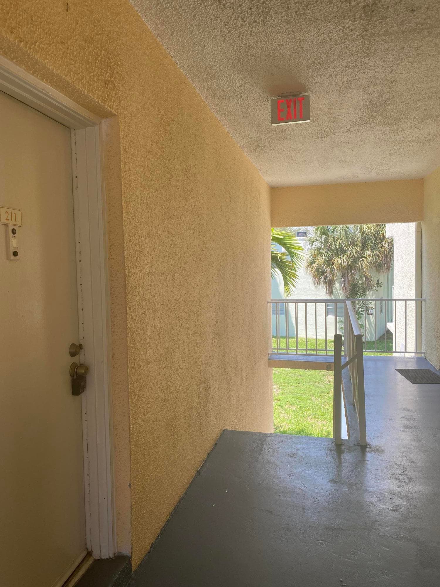 409 Executive Center Drive 211, West Palm Beach, FL 33401 — photo 1 of 47