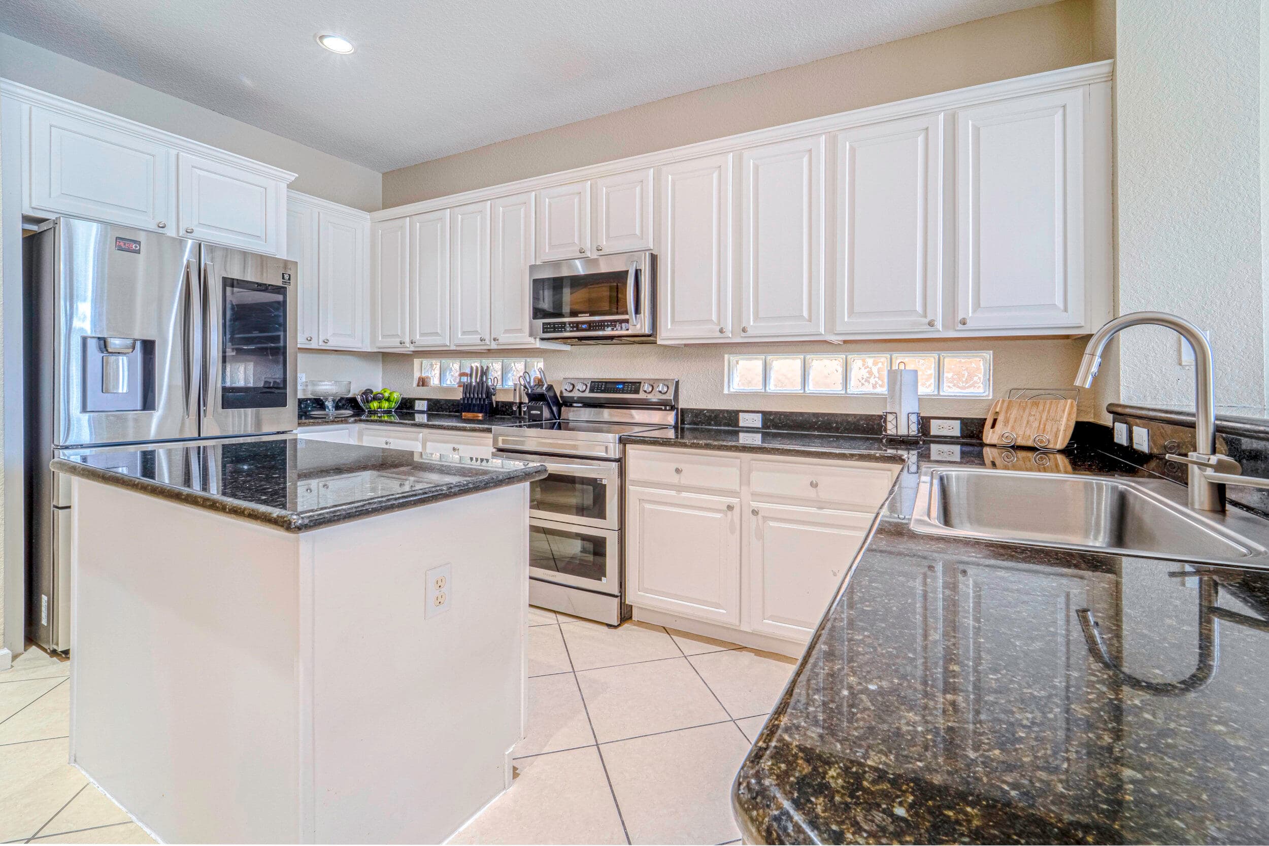 6770 Aliso Avenue, West Palm Beach, FL 33413 — photo 9 of 27