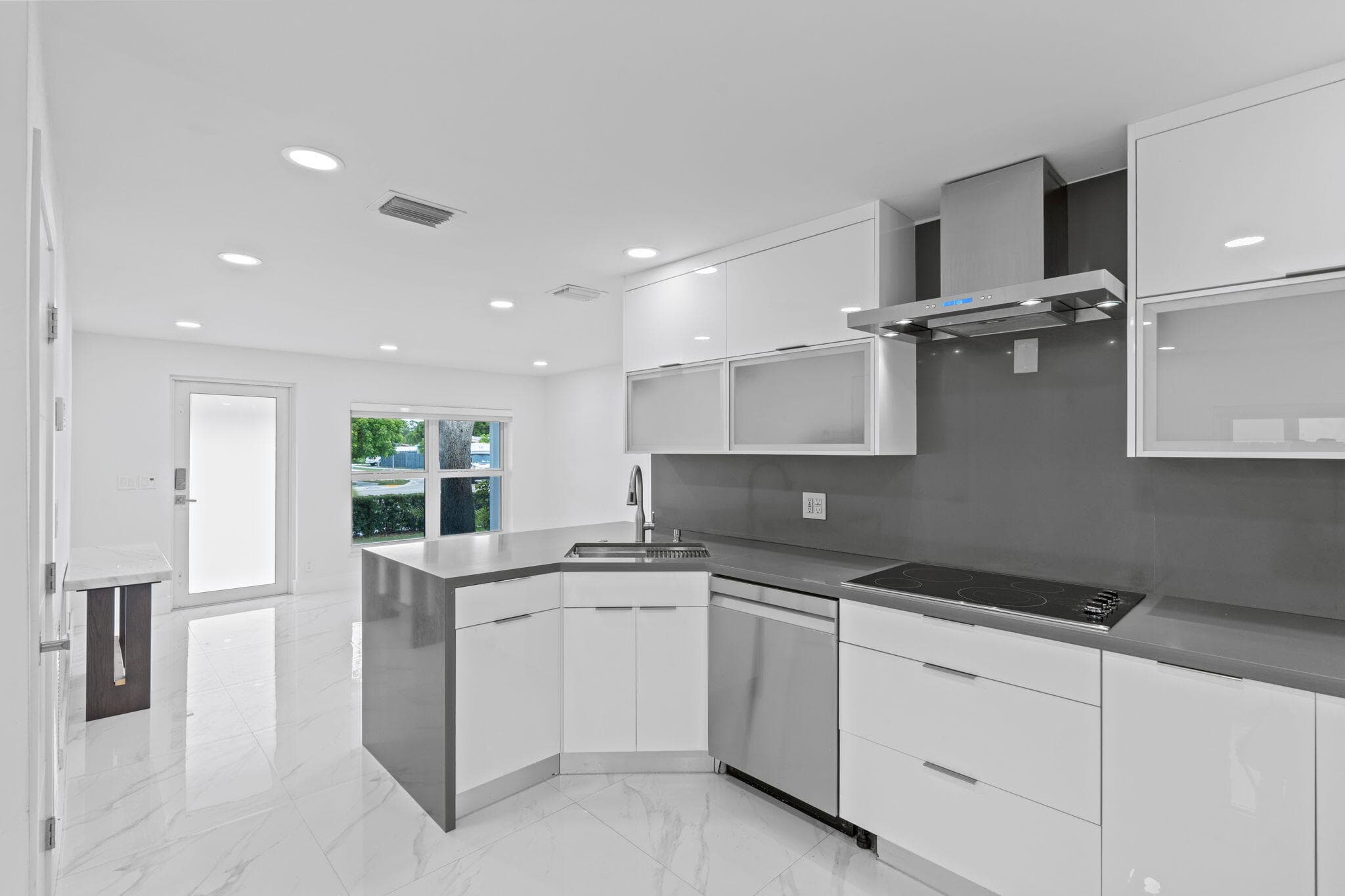 5341 N Andrews Avenue, Oakland Park, FL 33309 — photo 14 of 46