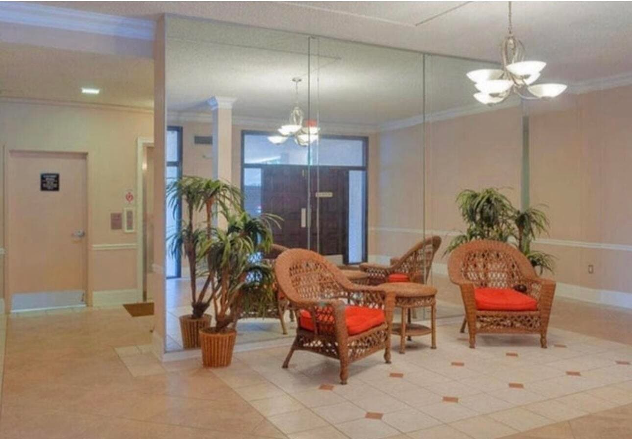 500 Executive Center Drive 2h, West Palm Beach, FL 33401 — photo 4 of 12