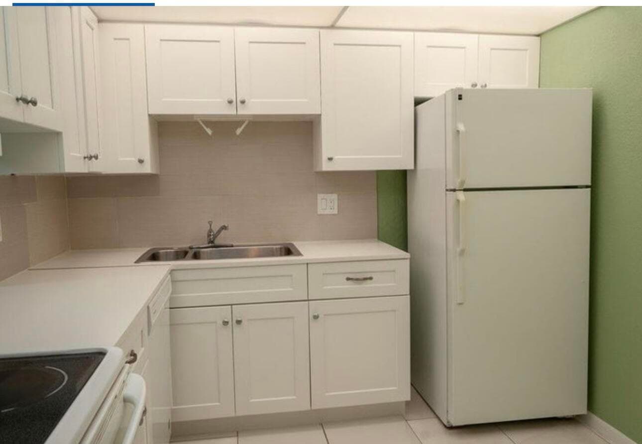 500 Executive Center Drive 2h, West Palm Beach, FL 33401 — photo 10 of 12