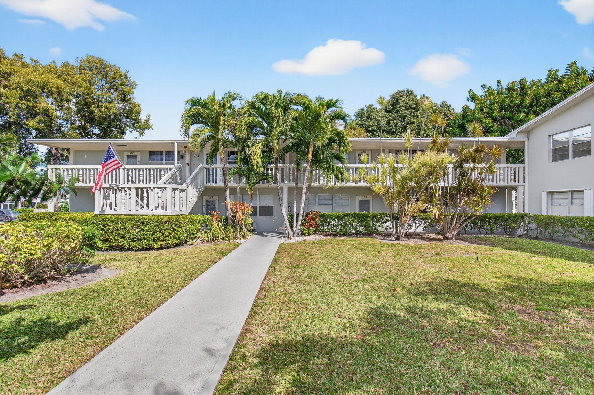 247 Ventnor R, Deerfield Beach, FL 33442 — photo 1 of 124