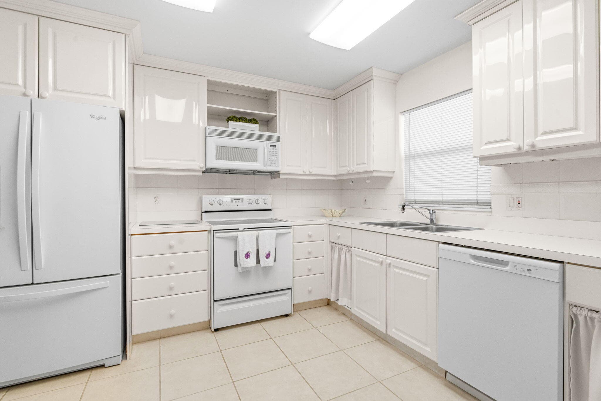 801 Lake Shore Drive 607, Lake Park, FL 33403 — photo 16 of 37
