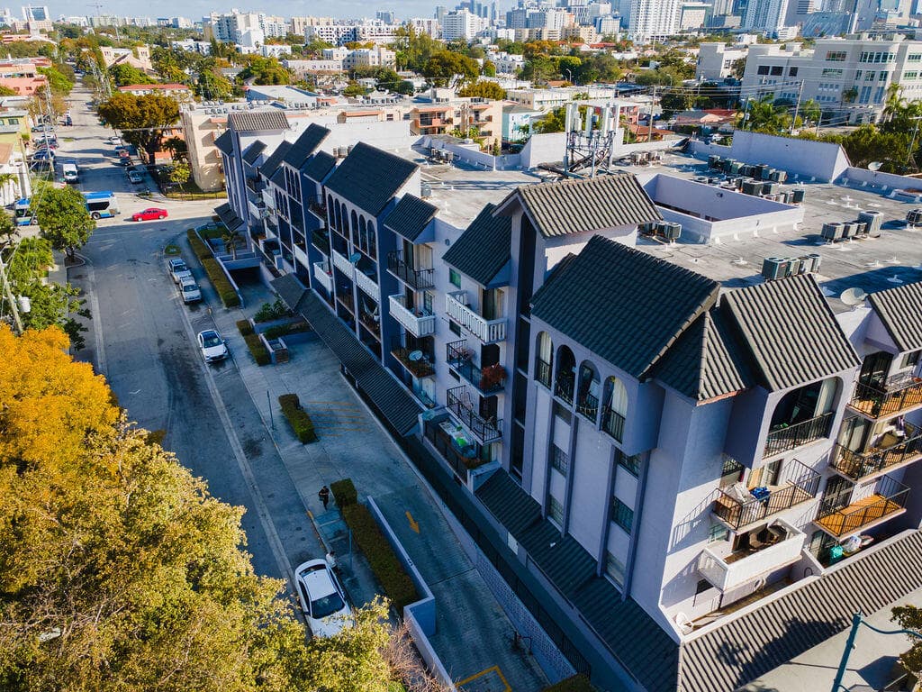 777 SW 9th Avenue 409, Miami, FL 33130 — photo 2 of 32