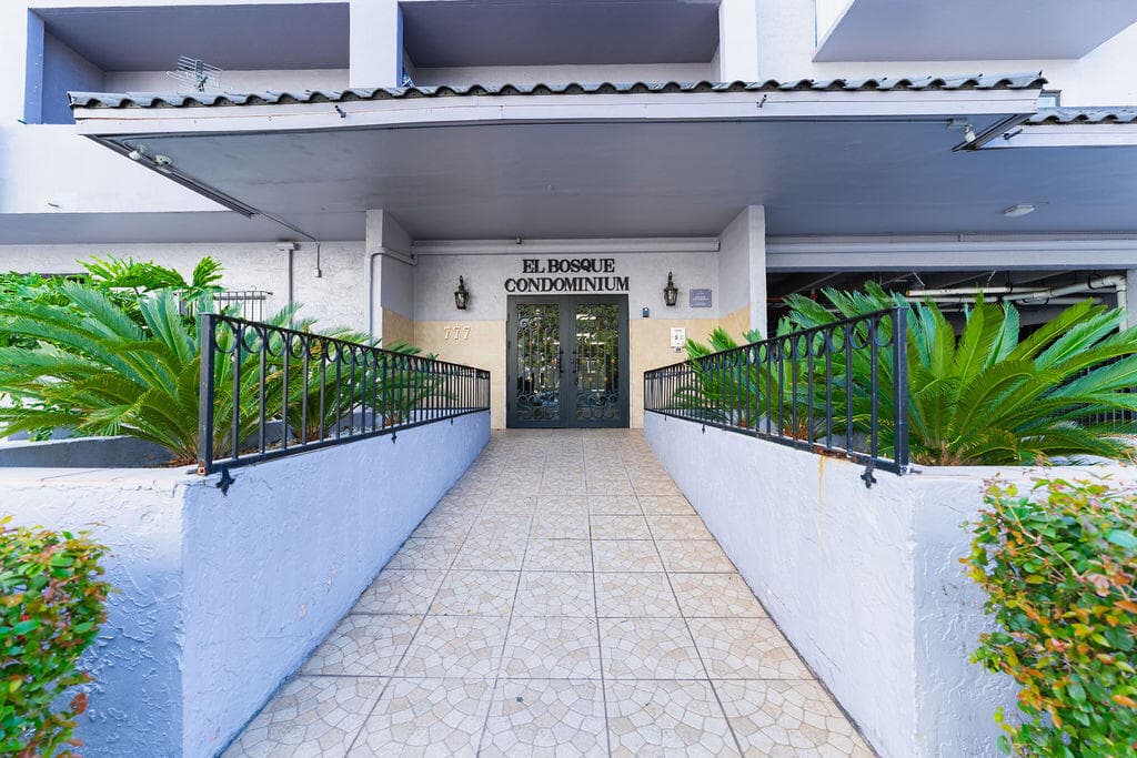 777 SW 9th Avenue 409, Miami, FL 33130 — photo 29 of 32