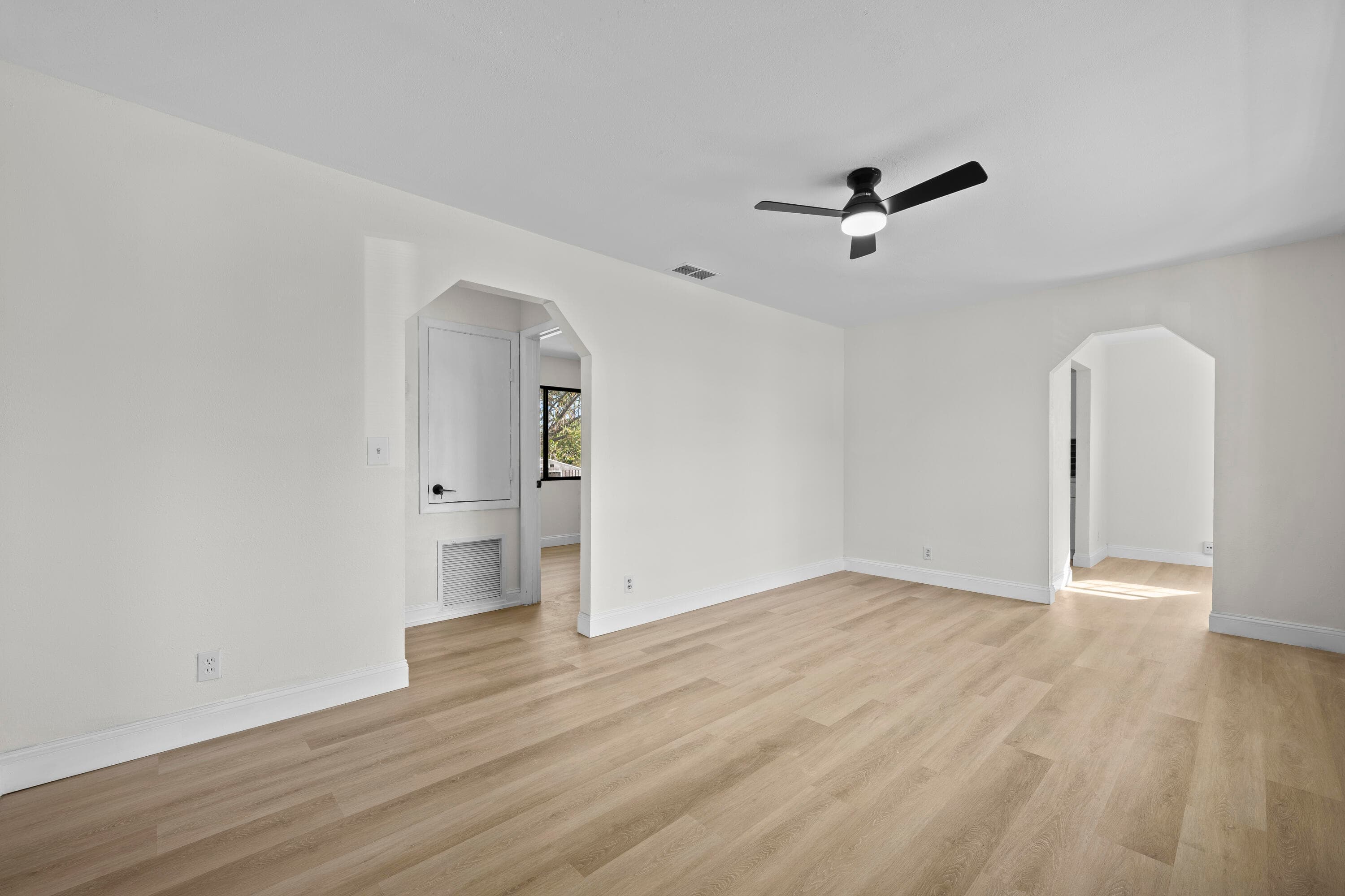 1244 W 25th Street, Riviera Beach, FL 33404 — photo 6 of 13