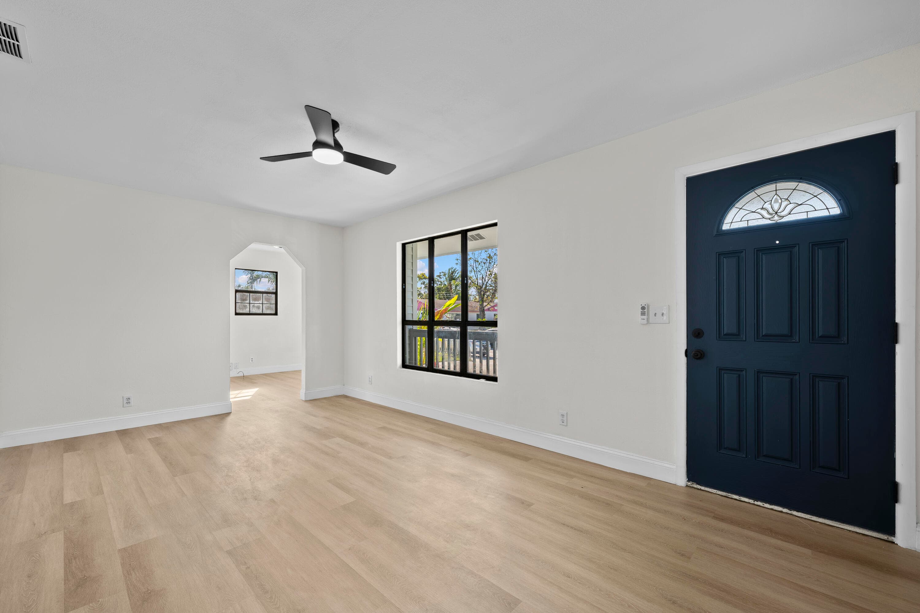 1244 W 25th Street, Riviera Beach, FL 33404 — photo 7 of 13