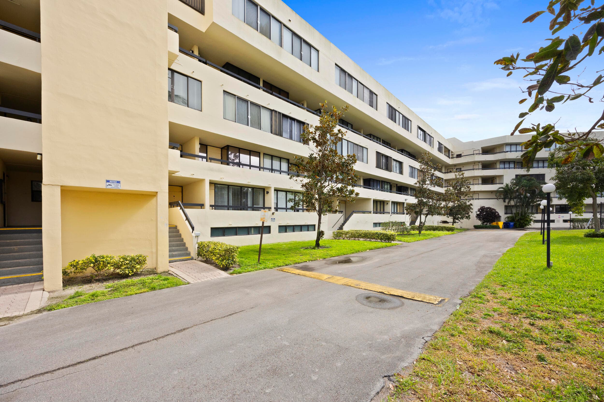 1401 S Federal Highway 220, Boca Raton, FL 33432 — photo 2 of 27