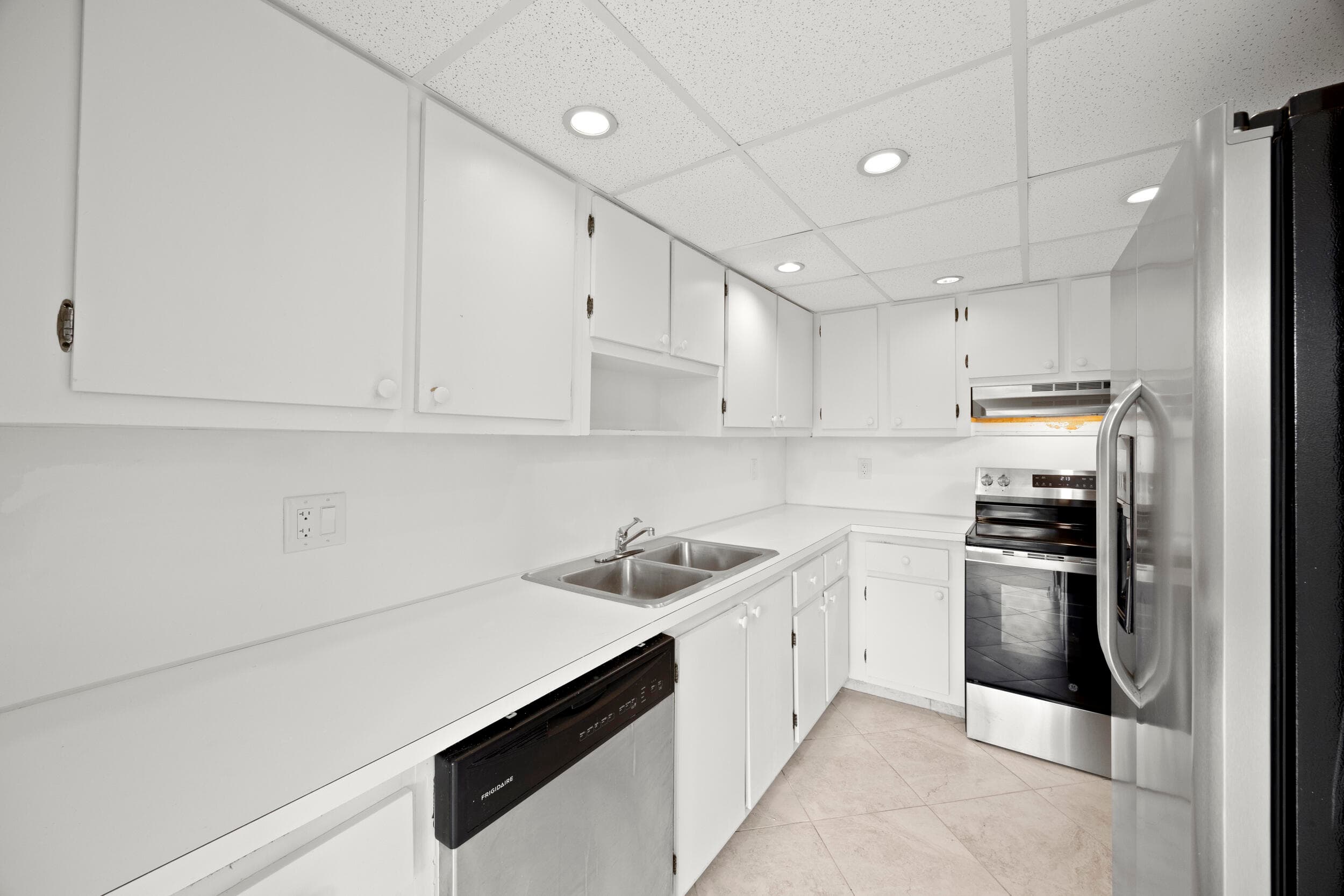 1401 S Federal Highway 220, Boca Raton, FL 33432 — photo 13 of 27