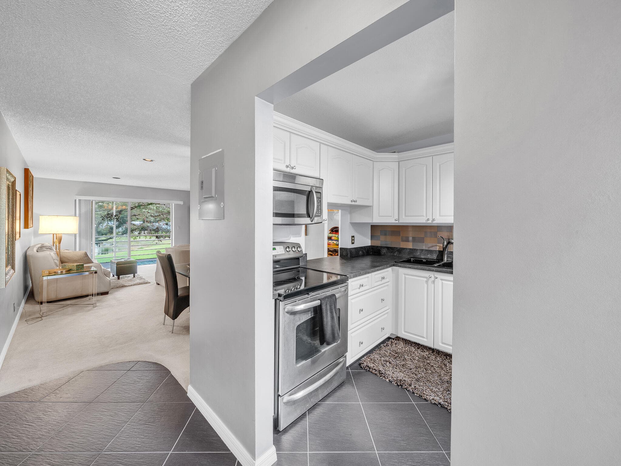 130 Lake Constance Drive, West Palm Beach, FL 33411 — photo 4 of 42