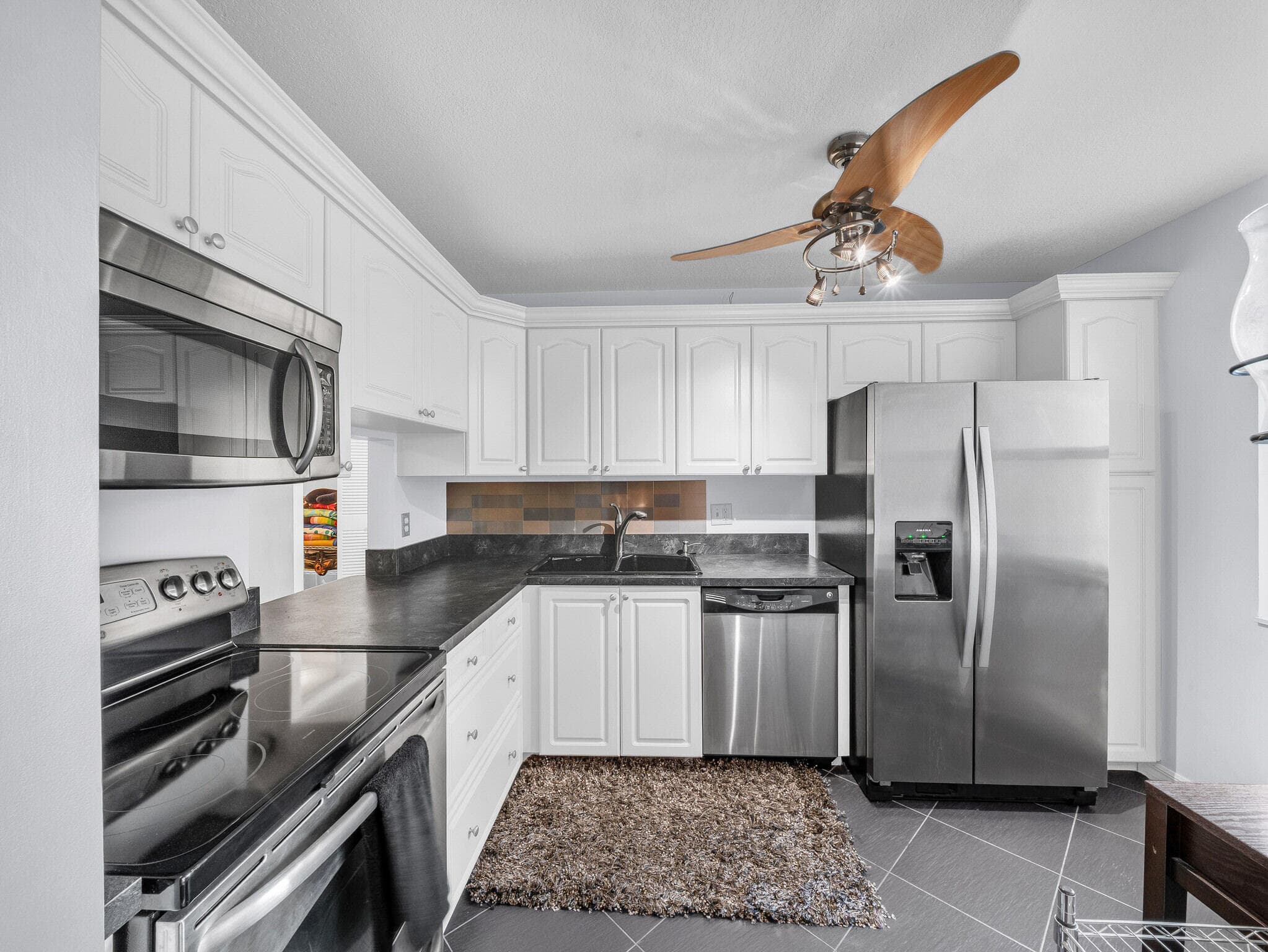 130 Lake Constance Drive, West Palm Beach, FL 33411 — photo 5 of 42