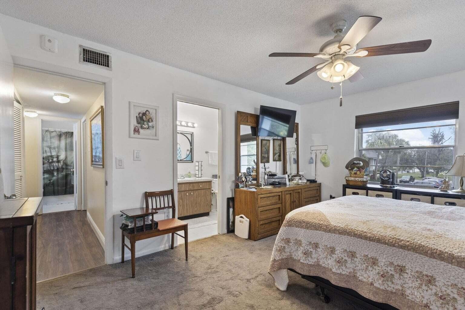 2302 Sunrise Boulevard 206, Fort Pierce, FL 34982 — photo 8 of 11