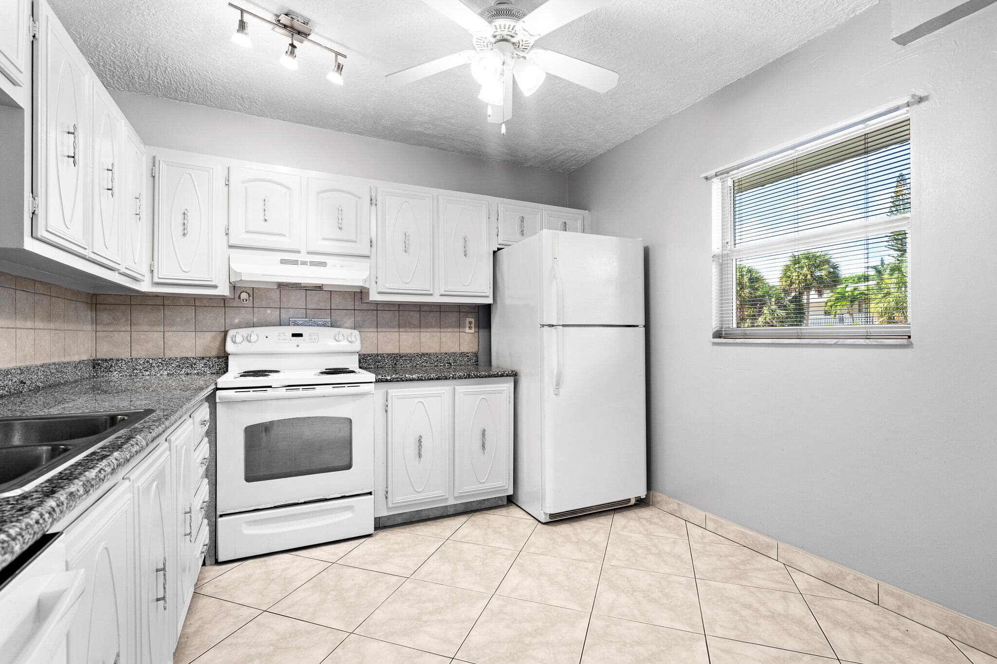 250 NE 20th Street 1290, Boca Raton, FL 33431 — photo 8 of 41